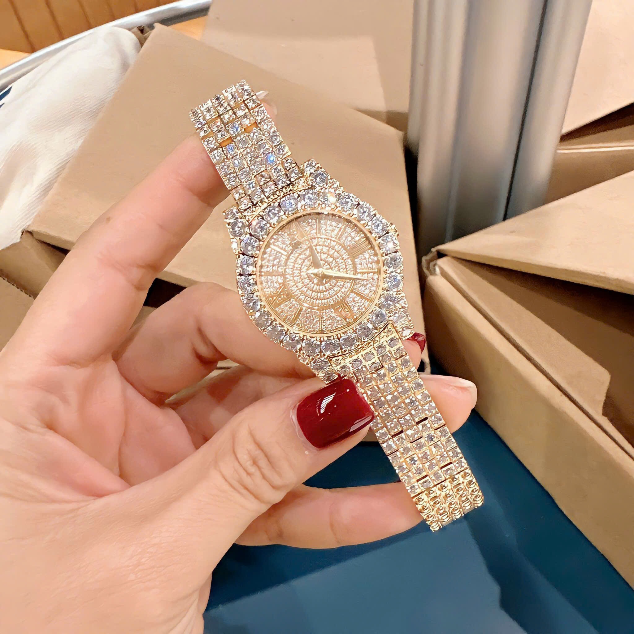 Đồng Hồ Chopard L'Heure Du Diamant |Nữ Giới |Full Đá |Dây Kim Loại Vàng Gold |Máy Pin (Quartz) |Size 32mm |donghogoatot.vn