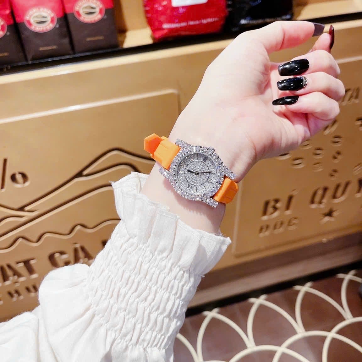 Đồng Hồ Chopard L'Heure Du Diamant |Nữ Giới |Mặt Full Đá |Dây Silicone Cam |Máy Pin (Quartz) |Size 32mm |donghogiatot.vn