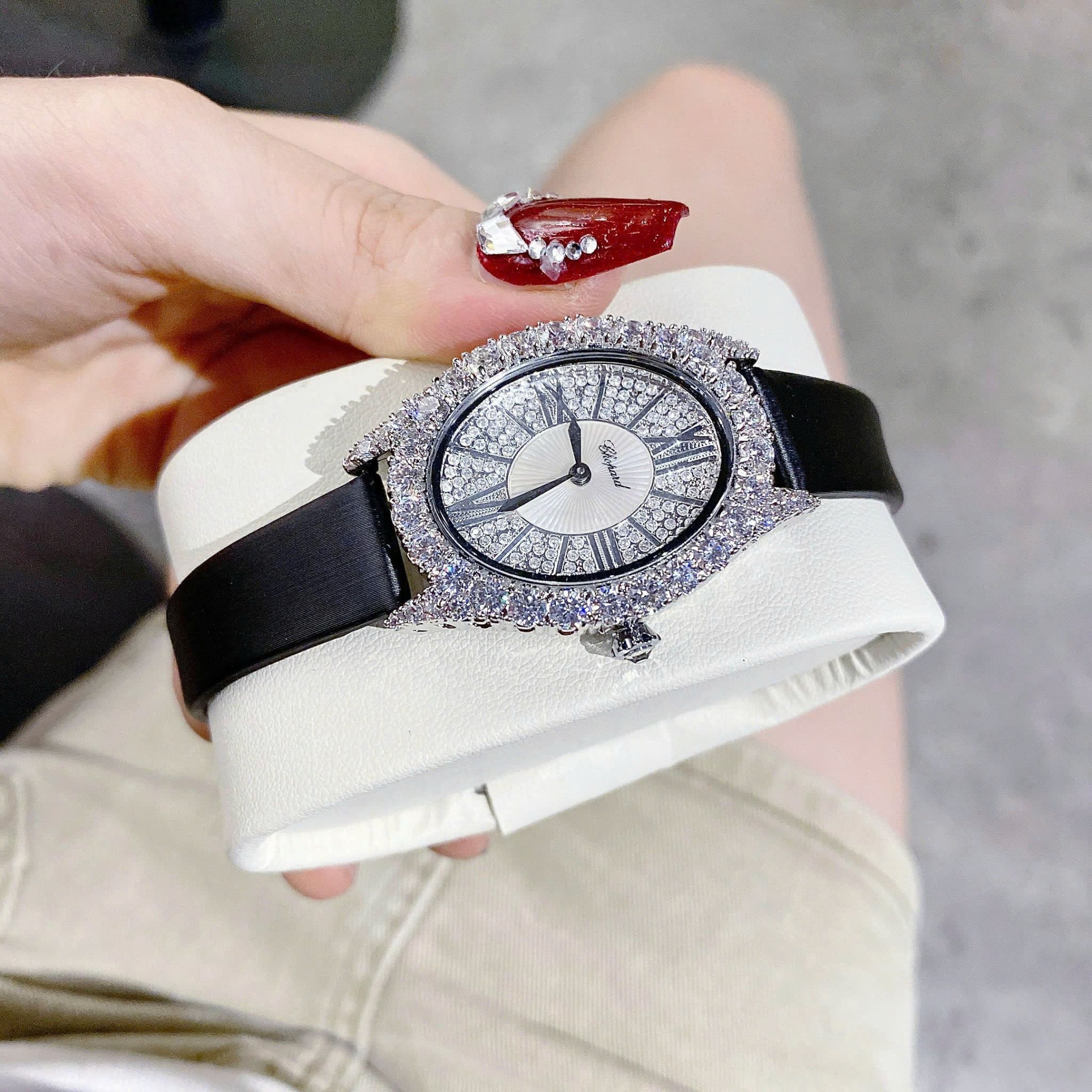 Đồng Hồ Chopard Mặt Elip |Nữ Giới |Full Đá Swarovski |Dây Da Đen |Máy Pin (Quartz) |Size 32mm |donghogiatot.vn