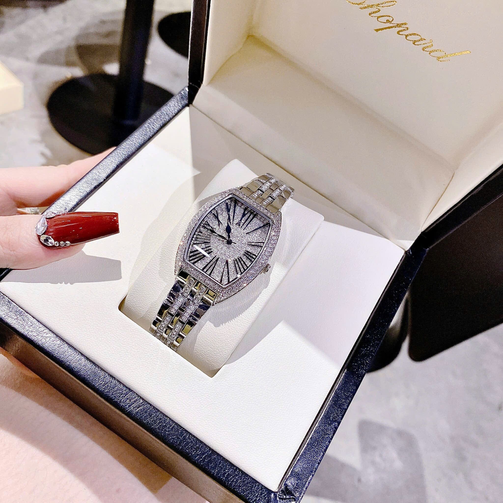 Đồng Hồ Chopard Mặt Oval |Nữ Giới |Đính Đá Swarovski |Dây Kim Loại Silver |Máy Pin (Quartz) |Size 34mm |donghogiatot.vn