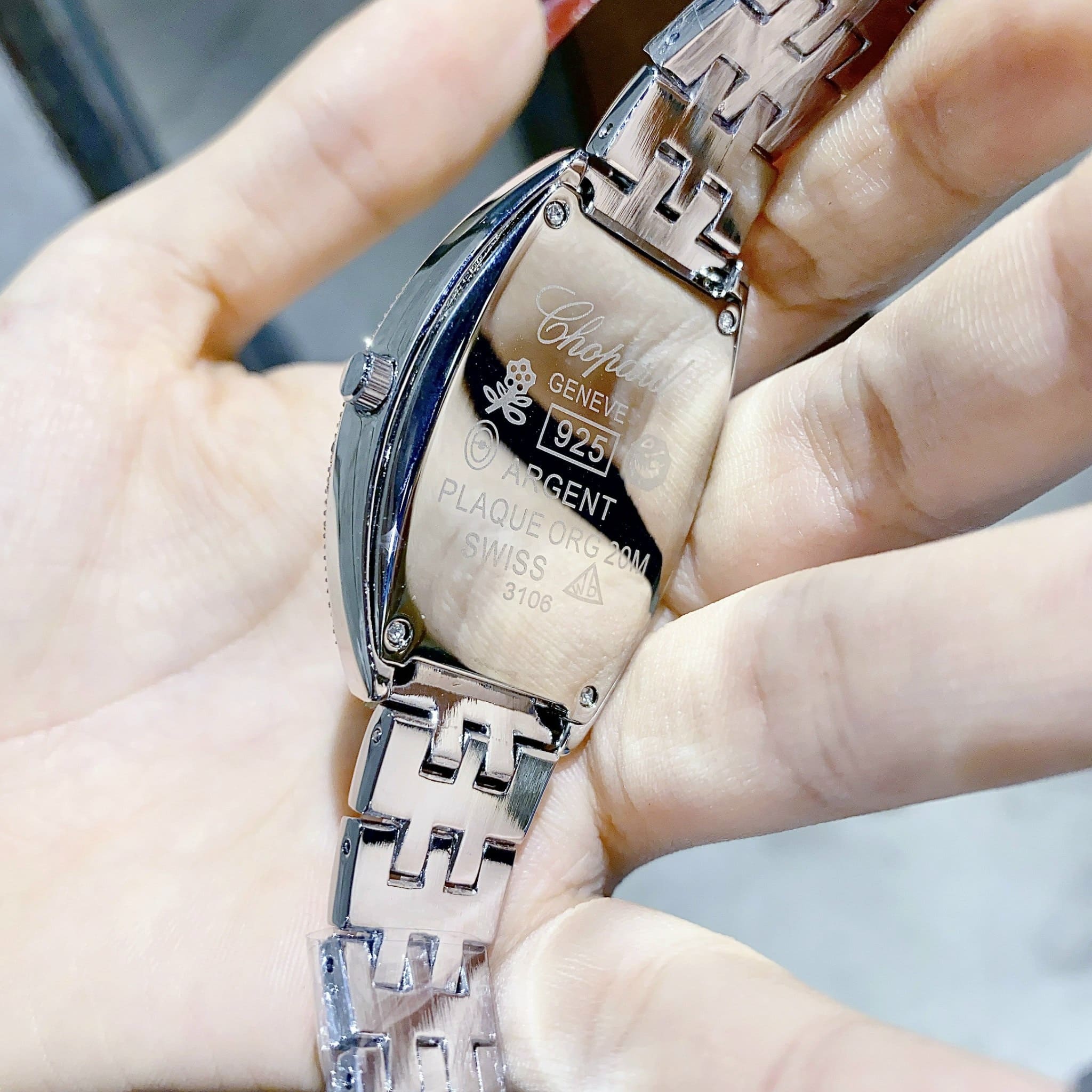 Đồng Hồ Chopard Mặt Oval |Nữ Giới |Đính Đá Swarovski |Dây Kim Loại Silver |Máy Pin (Quartz) |Size 34mm |donghogiatot.vn