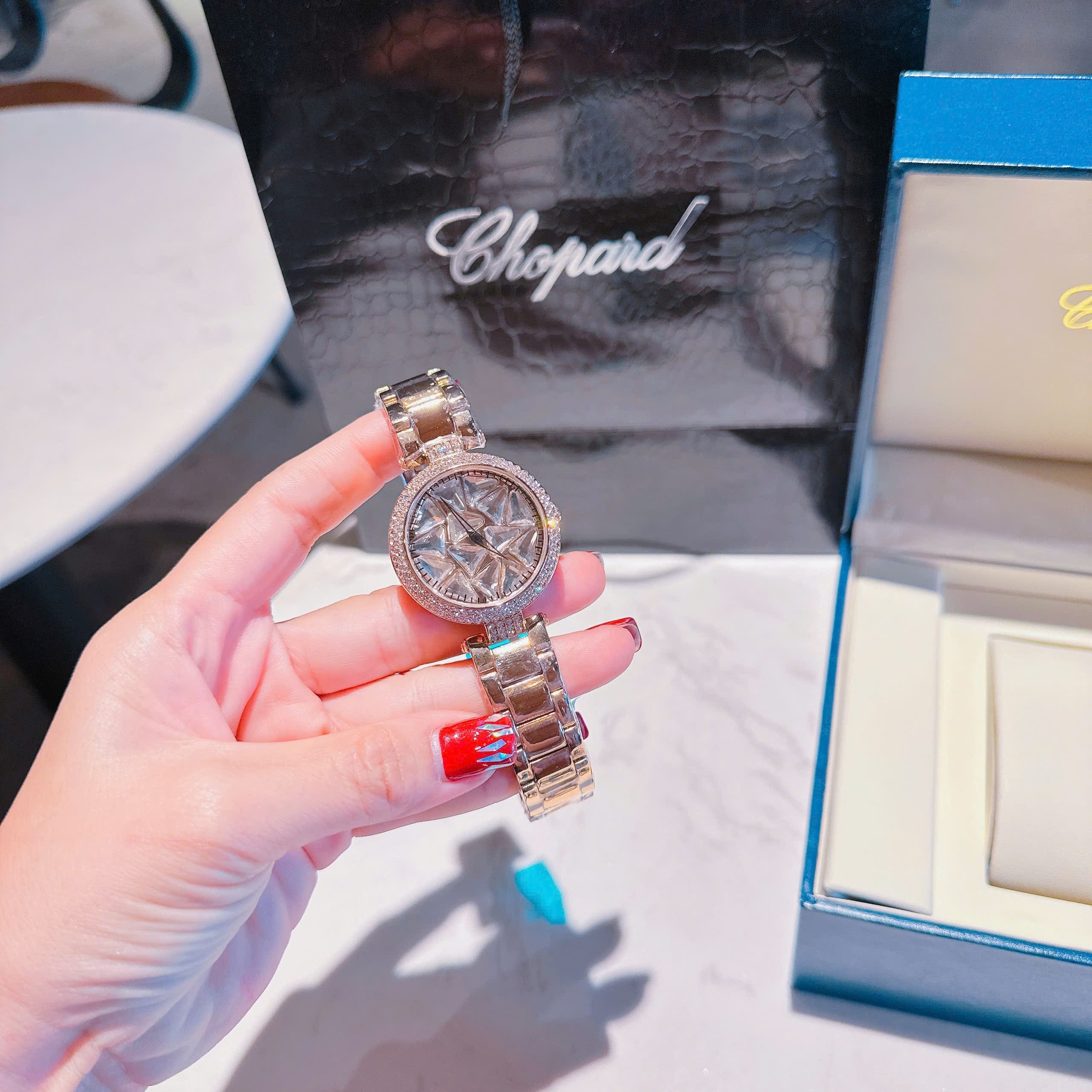Đồng Hồ Chopard Mặt Xoay |Nữ Giới |Đính Pha Lê |Dây Kim Loại Rose Gold |Máy Pin (Quartz) |Size 35mm |donghogiatot.vn