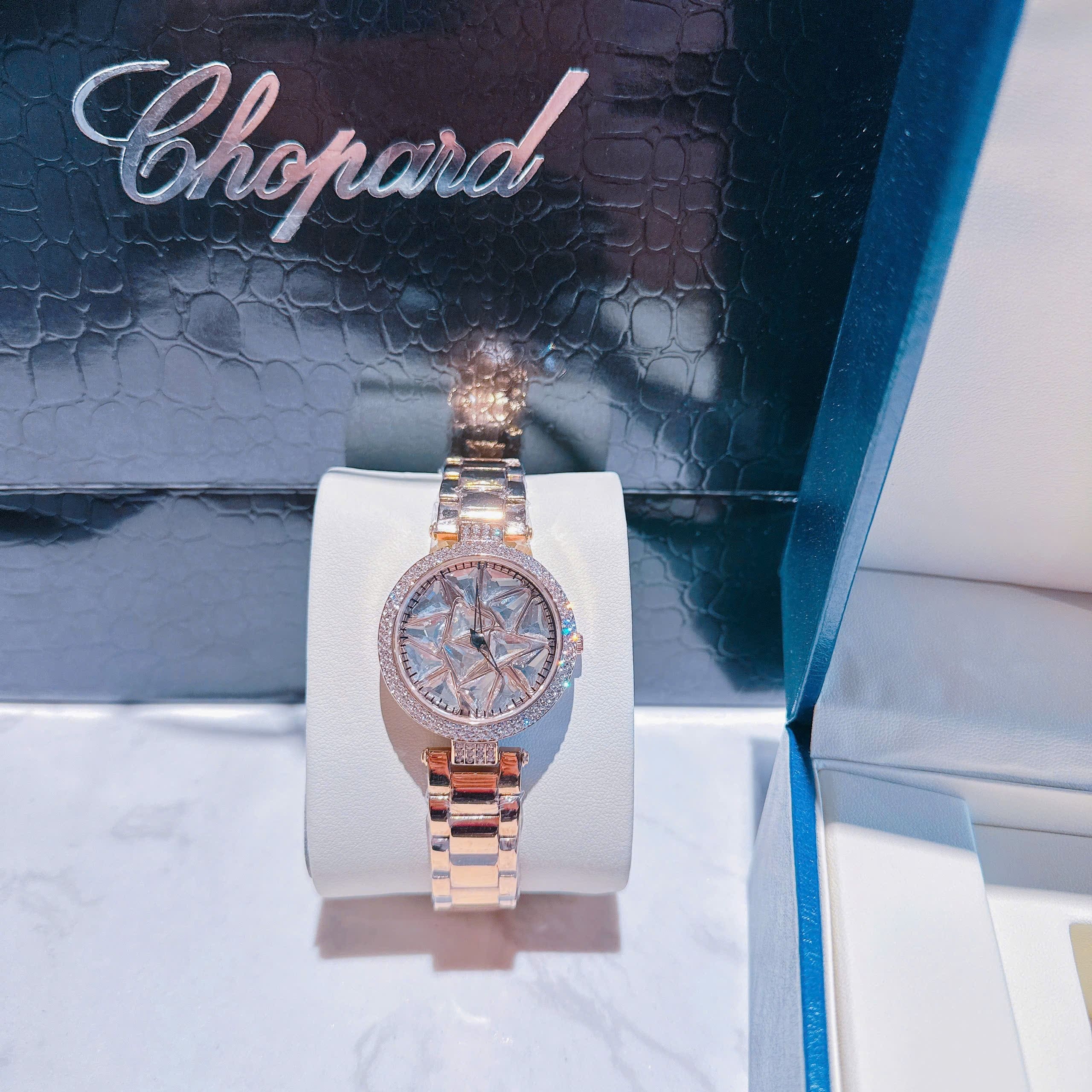 Đồng Hồ Chopard Mặt Xoay |Nữ Giới |Đính Pha Lê |Dây Kim Loại Rose Gold |Máy Pin (Quartz) |Size 35mm |donghogiatot.vn
