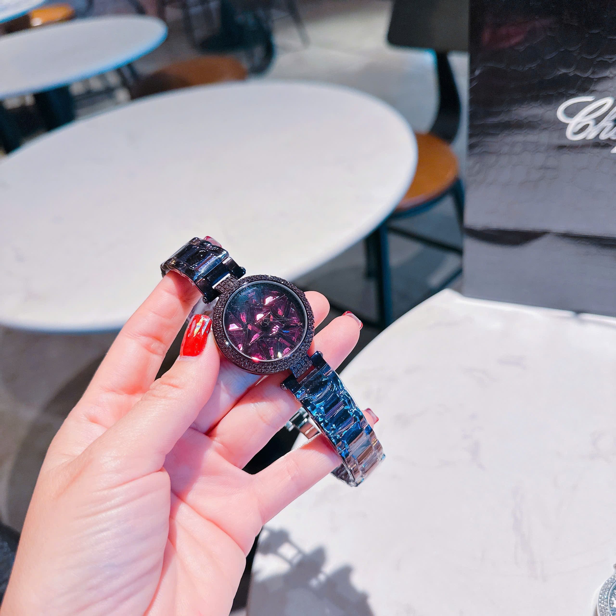 Đồng Hồ Chopard Mặt Xoay |Nữ Giới |Đính Pha Lê |Dây Kim Loại Tím |Máy Pin (Quartz) |Size 35mm |donghogiatot.vn