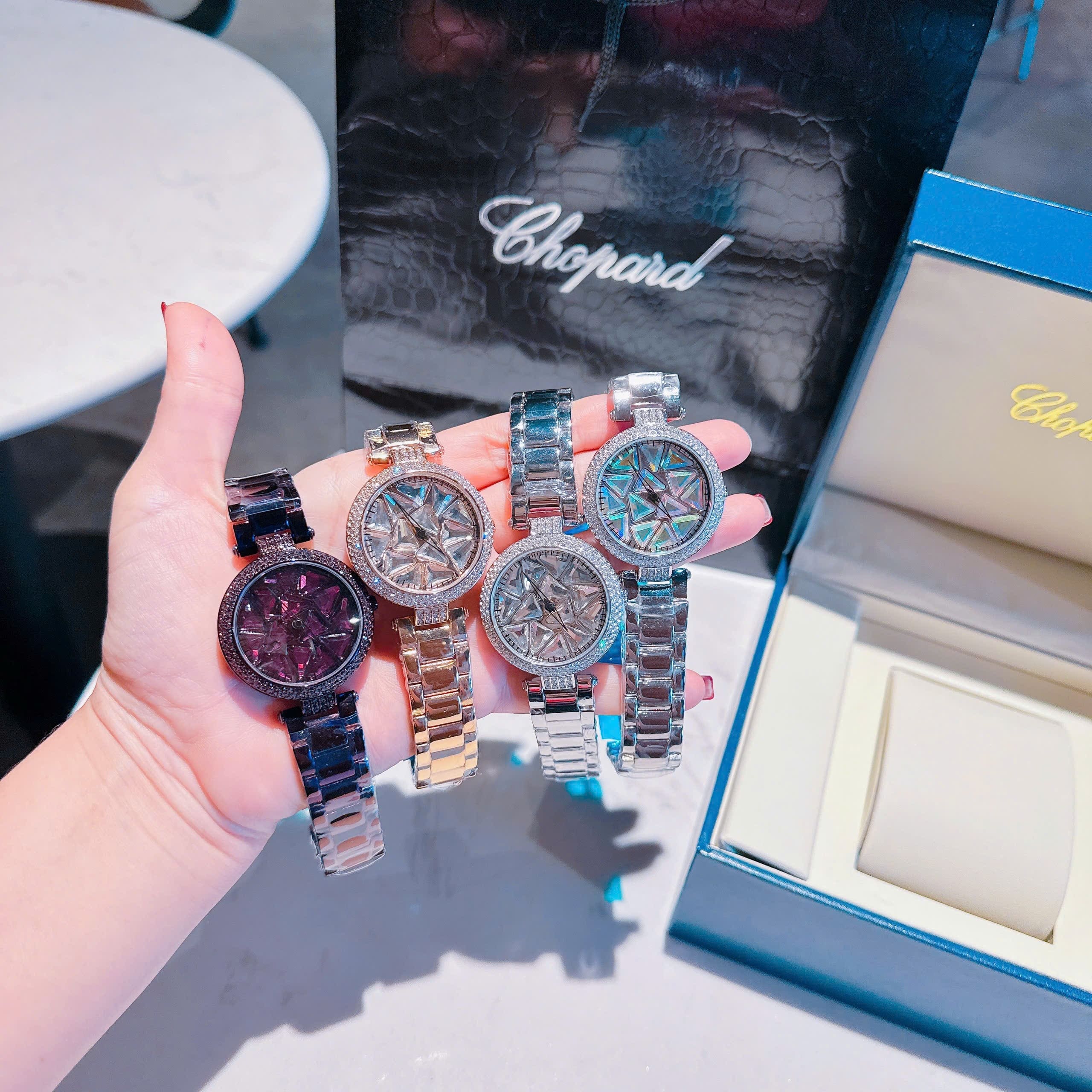 Đồng Hồ Chopard Mặt Xoay |Nữ Giới |Đính Pha Lê |Dây Kim Loại Tím |Máy Pin (Quartz) |Size 35mm |donghogiatot.vn