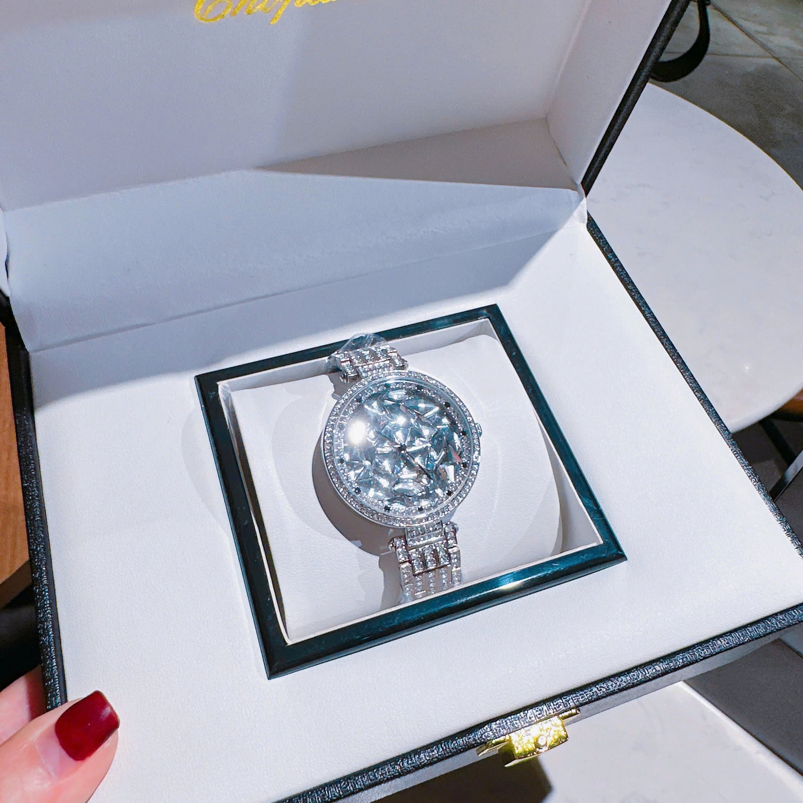 Đồng Hồ Chopard Full Pha Lê |Nữ Giới |Mặt Tròn |Dây Kim Loại Silver |Máy Pin (Quartz) |Size 38mm |donghogiatot.vn