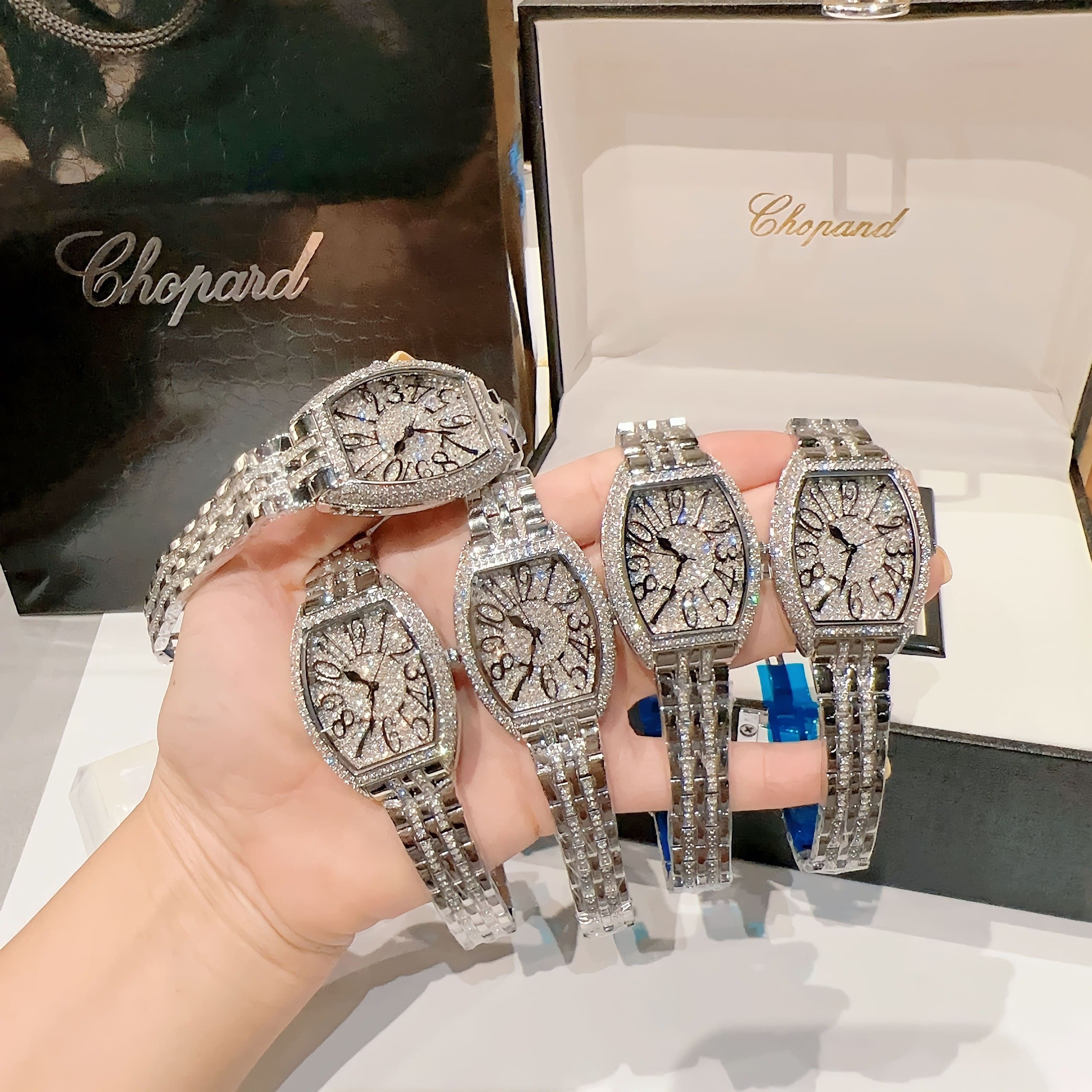Đồng Hồ Chopard Tựa Franck Muller |Nữ Giới |Đính Đá |Dây Kim Loại Silver |Máy Pin (Quartz) |Size 34mm |donghogiatot.vn
