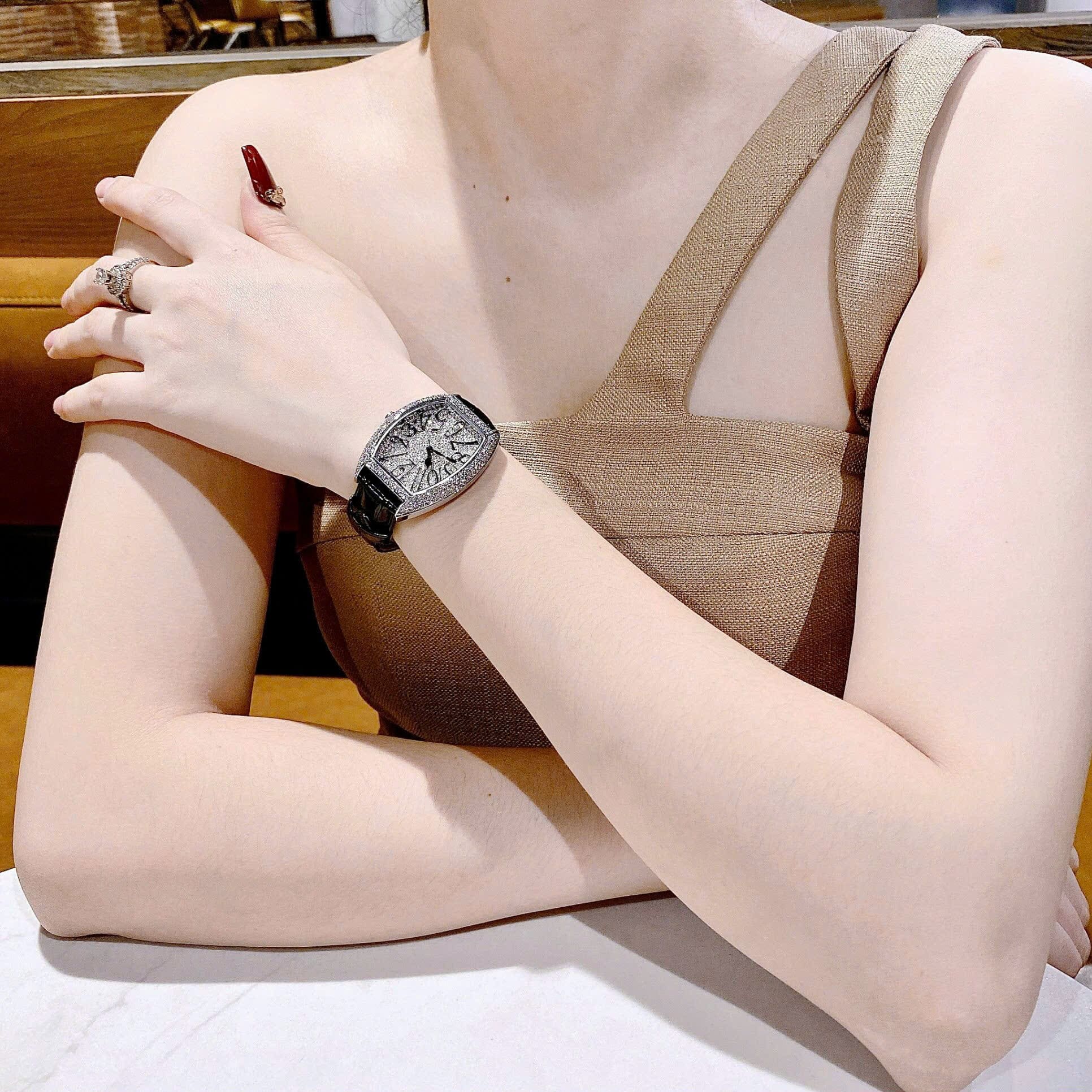 Đồng Hồ Chopard Tựa Franck Muller |Nữ Giới |Full Đá Swarovski |Dây Da Đen |Máy Pin (Quartz) |Size 34mm |donghogiatot.vn