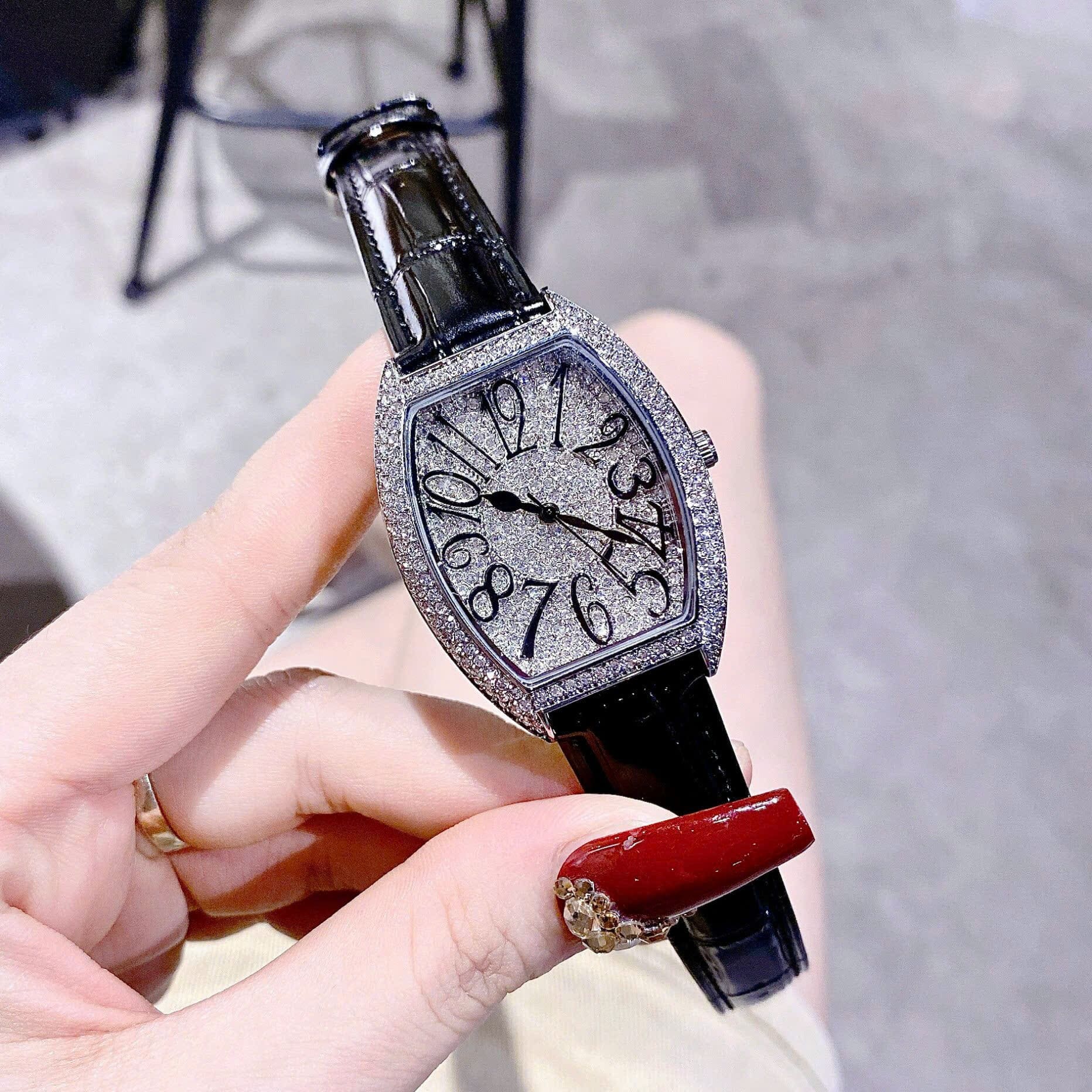 Đồng Hồ Chopard Tựa Franck Muller |Nữ Giới |Full Đá Swarovski |Dây Da Đen |Máy Pin (Quartz) |Size 34mm |donghogiatot.vn