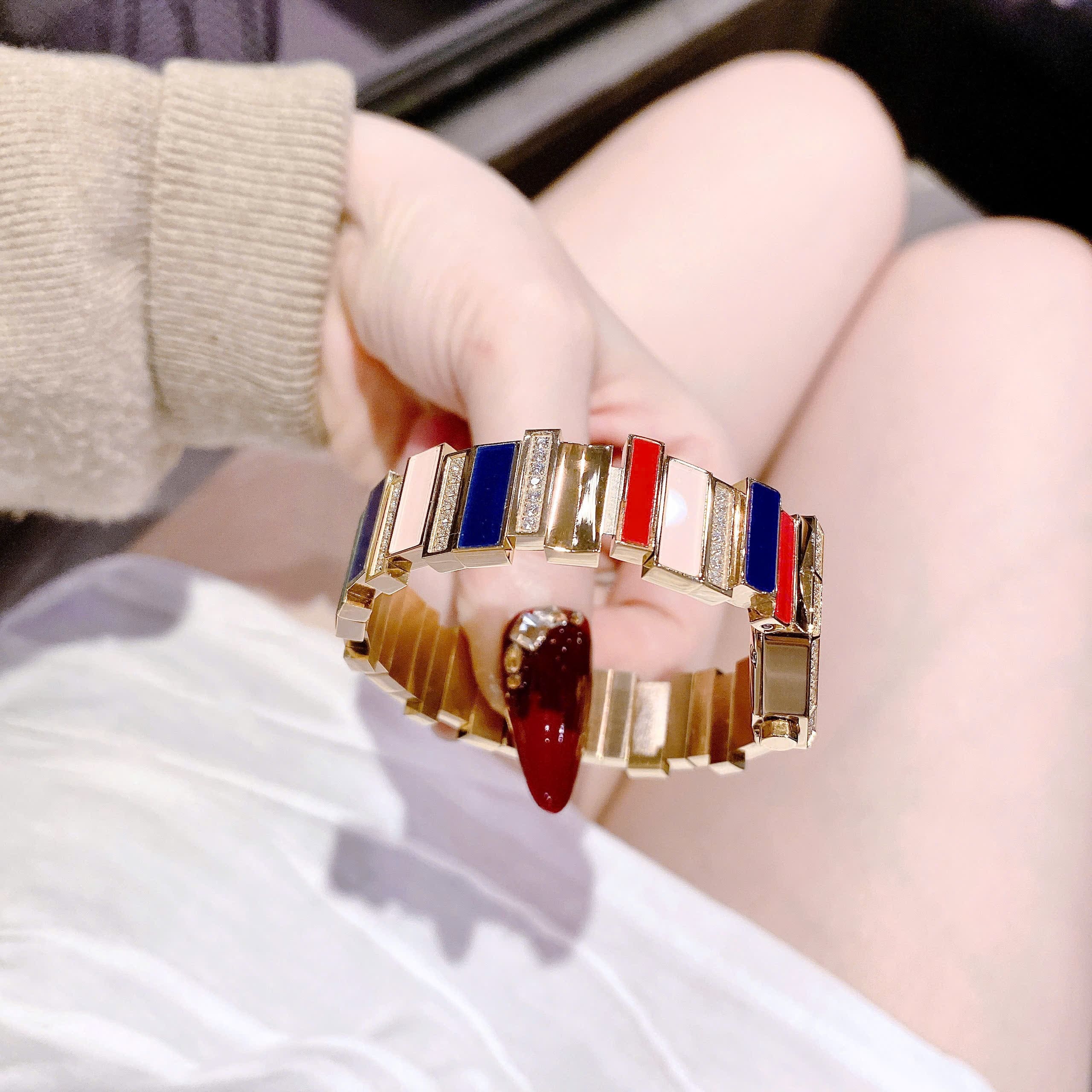 Đồng Hồ Christian Dior Gem |Nữ Giới |Xanh Lá |Vàng Gold |Vòng Tay Đính Đá Nhiều Màu |Máy Pin (Quartz) |Size 30mm |donghogiatot.vn