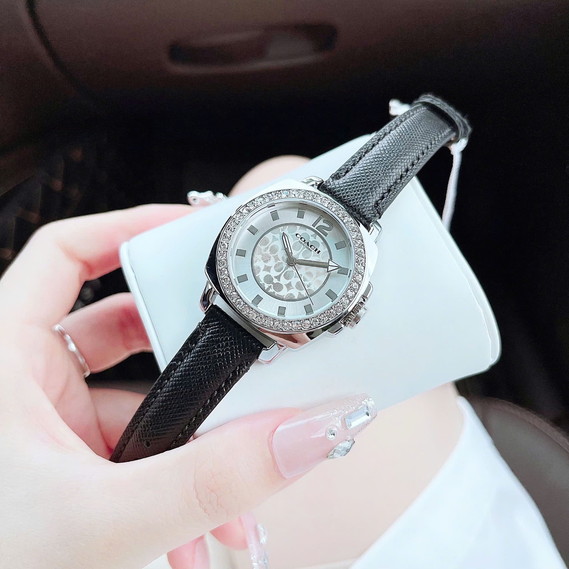 Đồng Hồ Coach Boyfriend |Nữ Giới |Silver |Đính Đá |Dây Da Đen |Máy Pin (Quartz) |Size 34mm |donghogiatot.vn