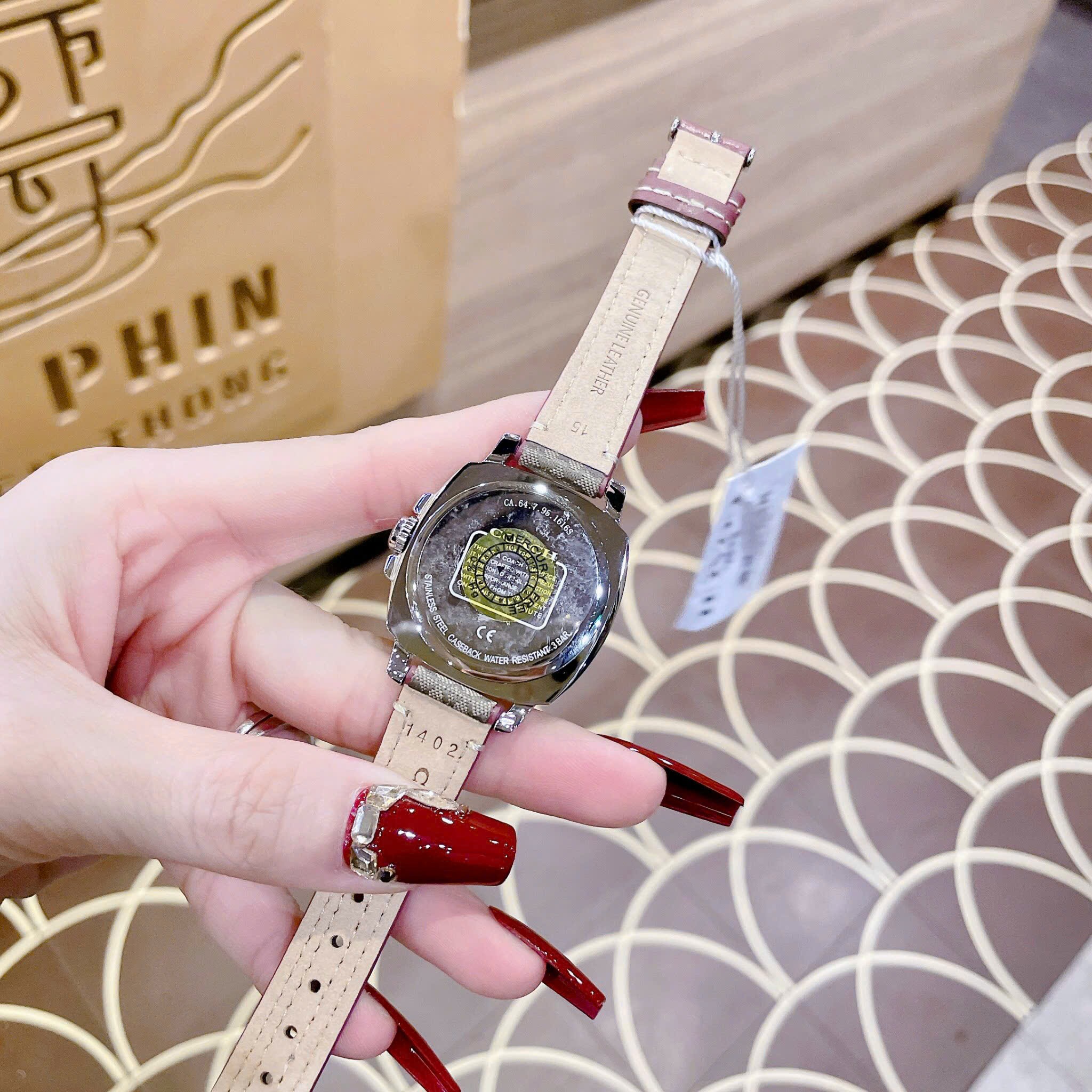 Đồng Hồ Coach Boyfriend |Nữ Giới |Silver |Đính Đá |Dây Vải Bọc Da Đỏ |Máy Pin (Quartz) |Size 34mm |donghogiatot.vn