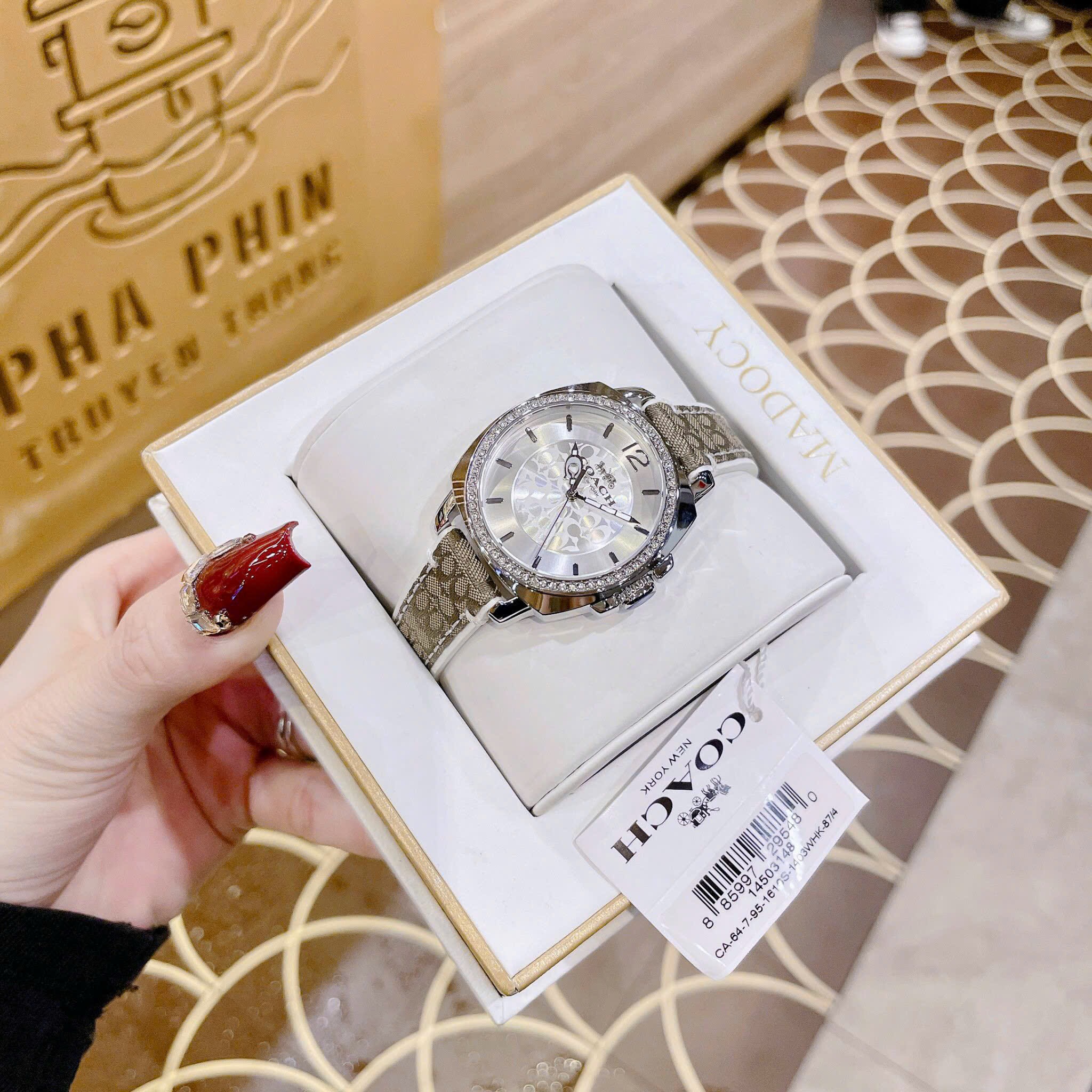 Đồng Hồ Coach Boyfriend |Nữ Giới |Silver |Đính Đá |Dây Vải Bọc Da Trắng |Máy Pin (Quartz) |Size 34mm |donghogiatot.vn