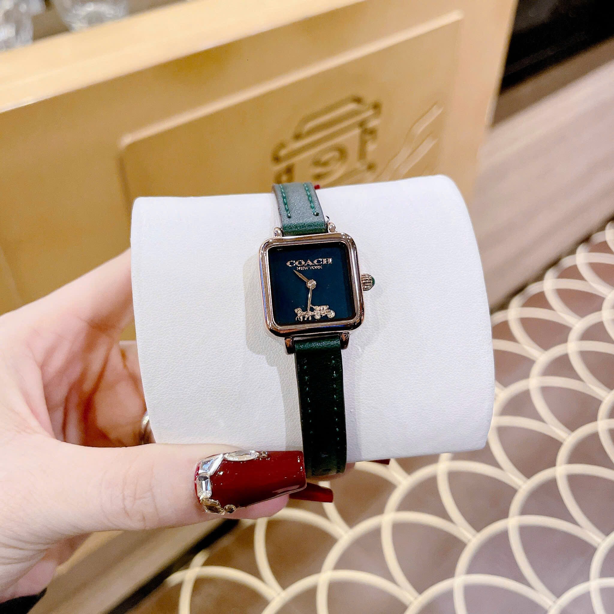 Đồng Hồ Coach Cass Signature |Nữ Giới |Mặt Vuông |Dây Da Xanh Lá |Máy Pin (Quartz) |Size 22mm |donghogiatot.vn