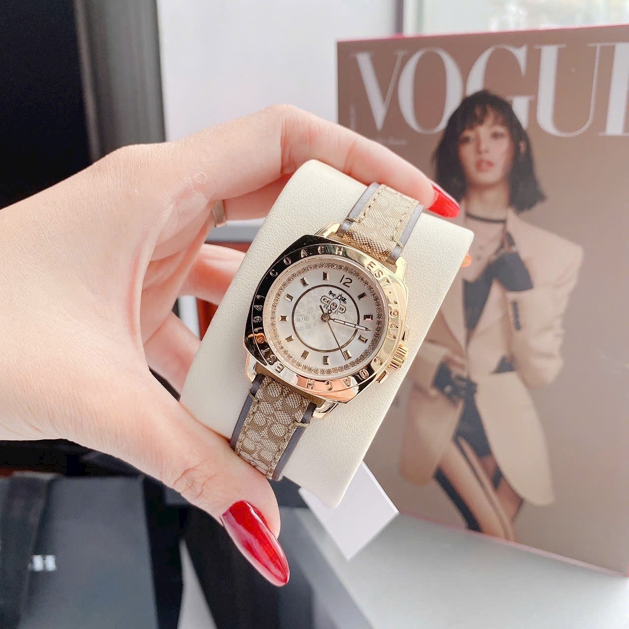 Đồng Hồ Coach EST 1941 |Nữ Giới |Vàng Gold |Dây Da Nâu |Máy Pin (Quartz) |Size 36mm |donghogiatot.vn