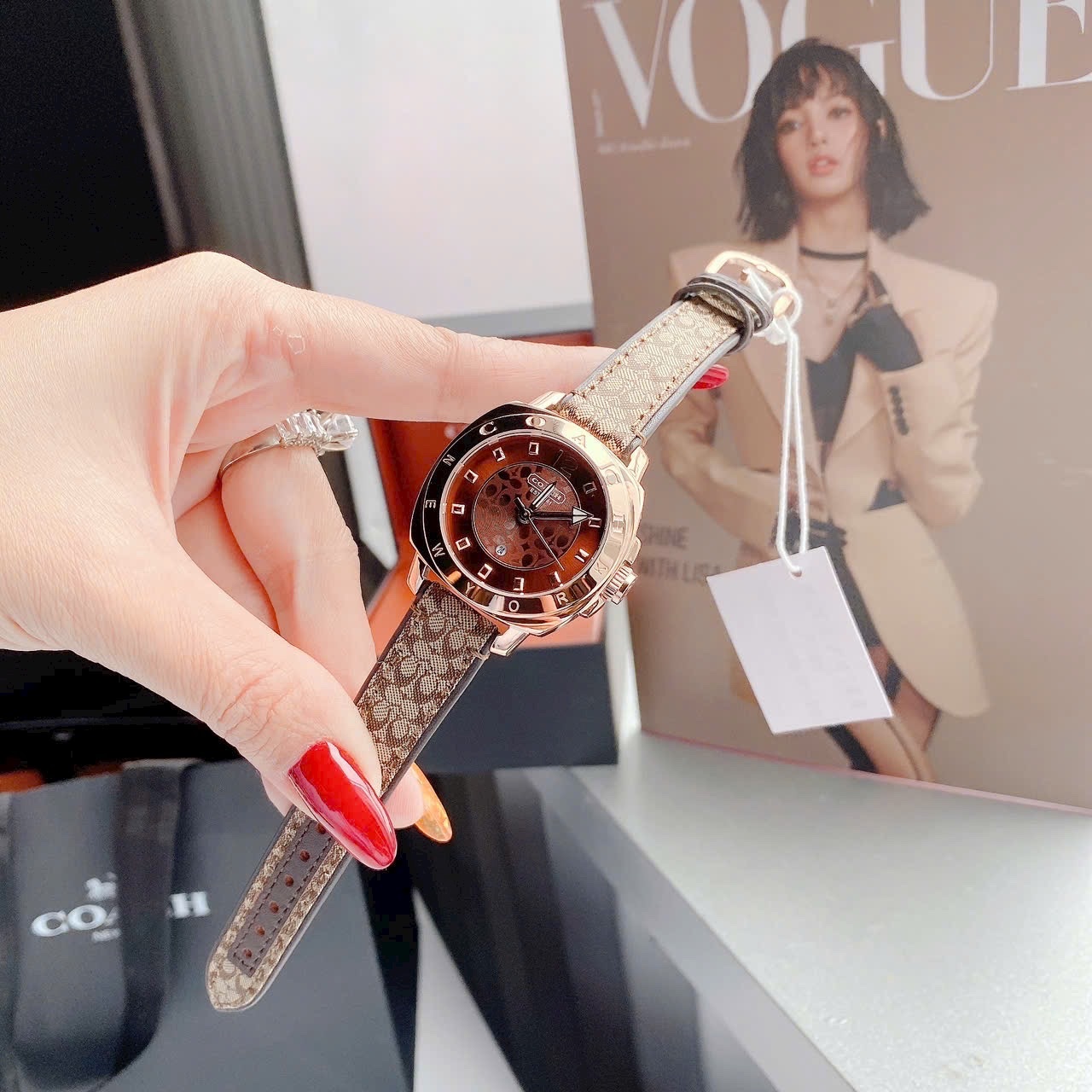 Đồng Hồ Coach New York |Nữ Giới |Mặt Nâu Đỏ |Dây Da Nâu |Máy Pin (Quartz) |Size 36mm |donghogiatot.vn