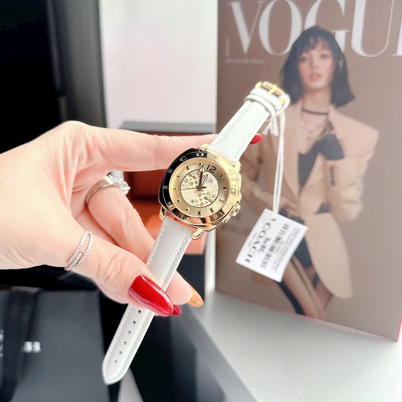 Đồng Hồ Coach New York |Nữ Giới |Vàng Gold |Dây Da Trắng |Máy Pin (Quartz) |Size 36mm |donghogiatot.vn