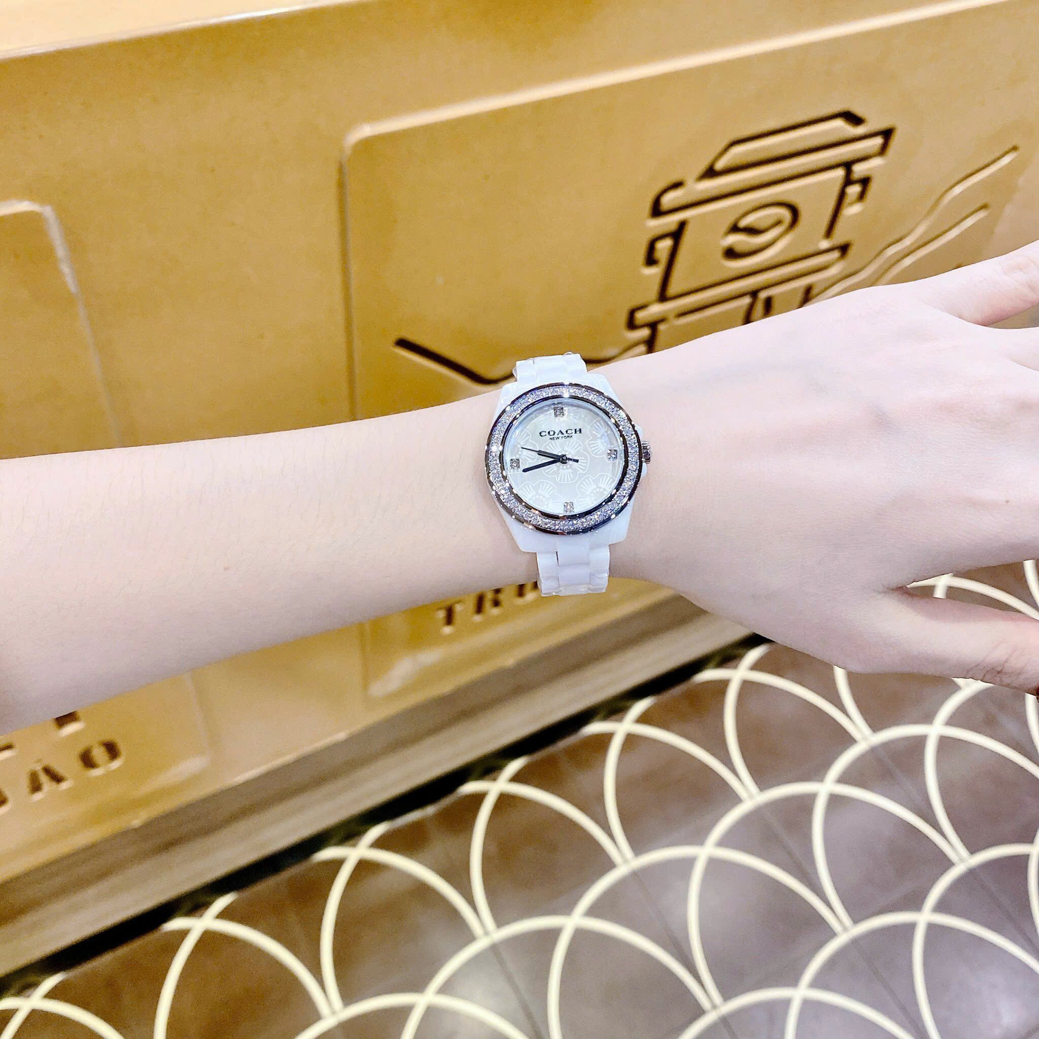 Đồng Hồ Coach Preston |Nữ Giới |Mặt Xà Cừ Hoa |Dây Đá Ceramic Trắng |Máy Pin (Quartz) |Size 32mm |donghogiatot.vn