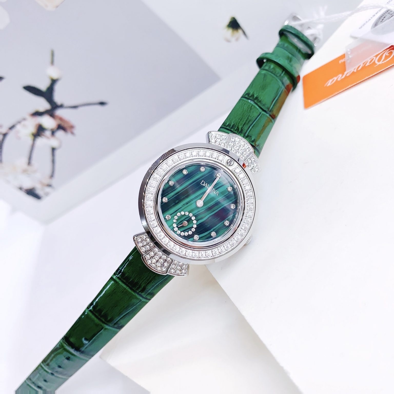 Đồng Hồ Davena 3 Kim |Nữ Giới |Đính Đá Silver |Dây Da Xanh Lá |Máy Pin (Máy Quartz) |Size 32mm |donghogiatot.vn