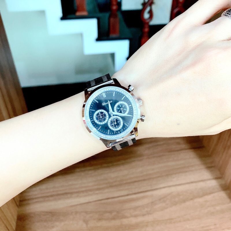 Đồng Hồ Davena 6 Kim |Nữ Giới |Mặt Tròn |Dây Mesh Lưới Đen |Máy Pin (Quartz) |Size 38mm |donghogiatot.vn
