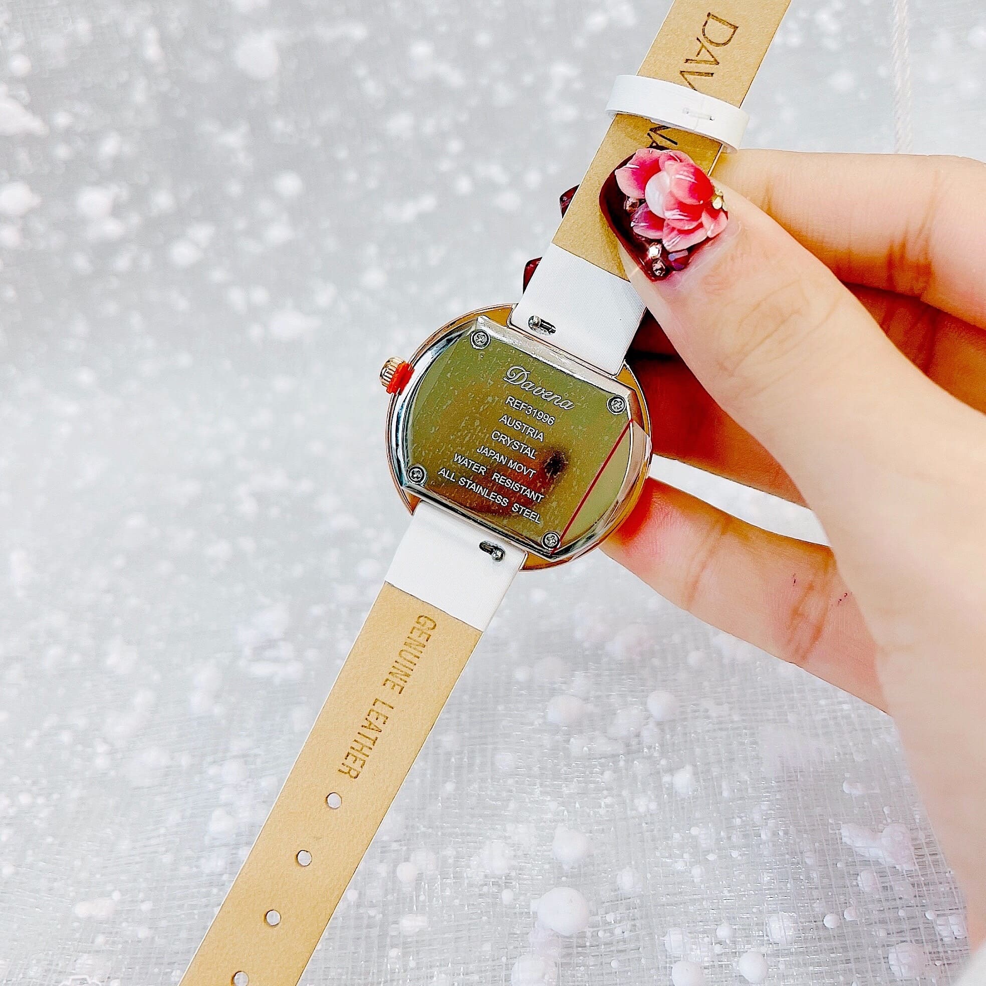 Đồng Hồ Davena Rose Gold |Nữ Giới |Đính Đá Nhiều Màu |Dây Da Trắng |Máy Pin (Quartz) |Size 30mm |donghogiatot.vn