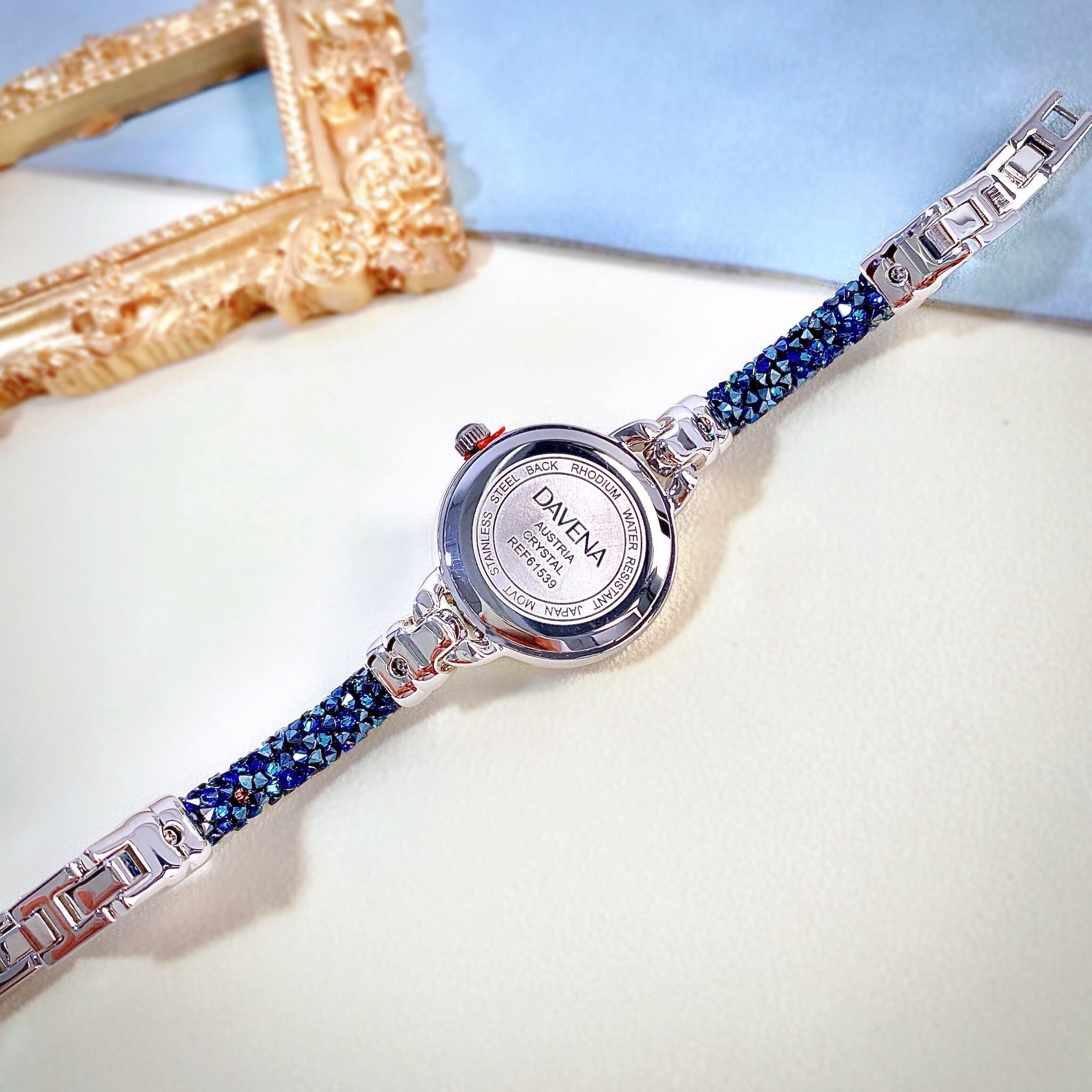 Đồng Hồ Davena Lắc Tay |Nữ Giới |Trắng Silver |Đính Đá Xanh |Dây Kim Loại |Máy Pin (Quartz) |Size 28mm |donghogiatot.vn