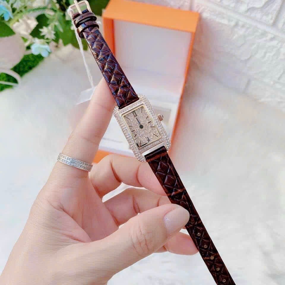 Đồng Hồ Davena Mặt Chữ Nhật |Nữ Giới |Đính Đá |Rose Gold |Dây Da Nâu |Máy Pin (Quartz) |Size 21x27mm |donghogiatot.vn