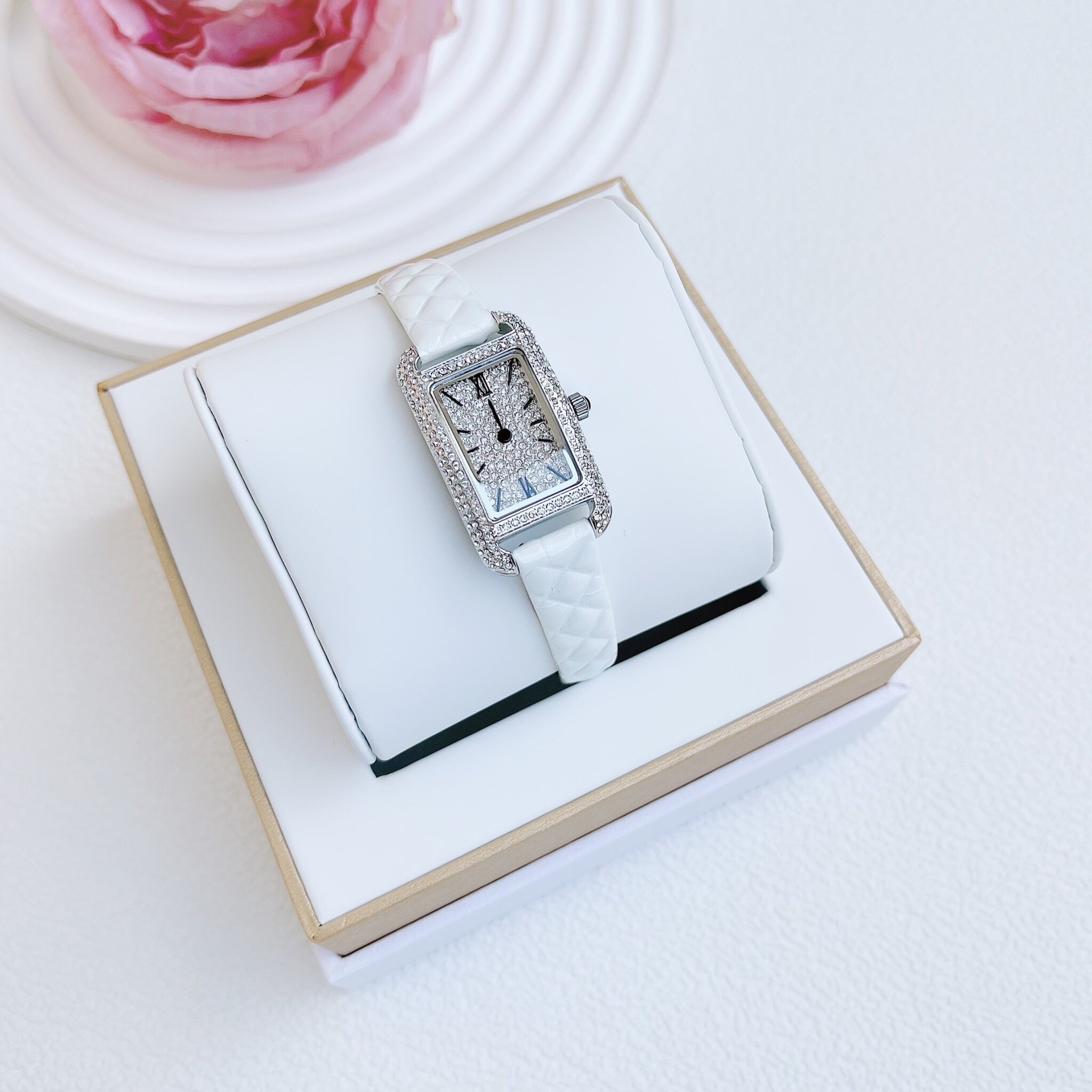 Đồng Hồ Davena Mặt Chữ Nhật |Nữ Giới |Đính Đá |Silver |Dây Da Trắng |Máy Pin (Quartz) |Size 21x27mm |donghogiatot.vn