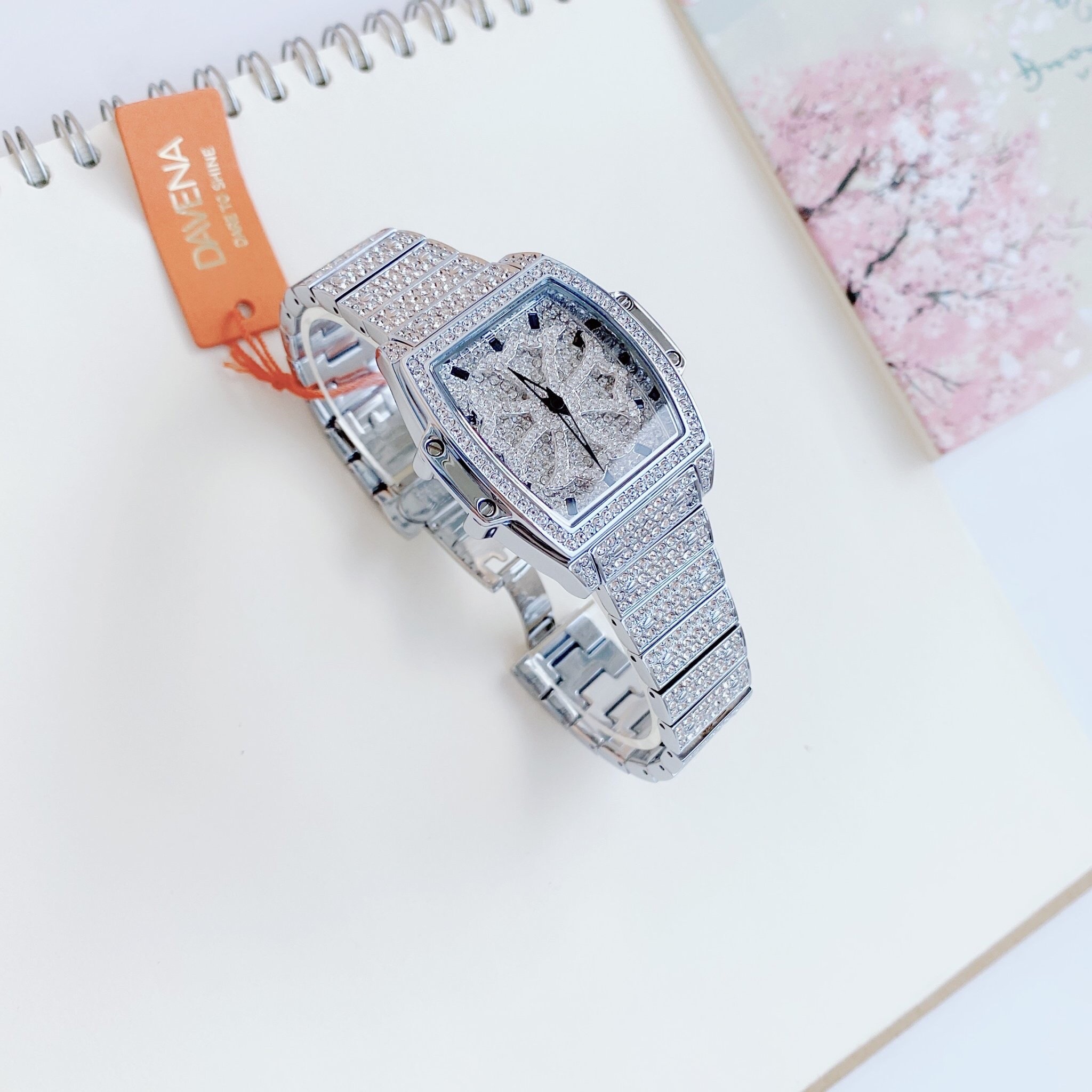 Đồng Hồ Davena Mặt Chữ Nhật Xoay |Nữ Giới |Full Đá Silver |Dây Kim Loại |Máy Pin (Quartz) |Size 36mm |donghogiatot.vn