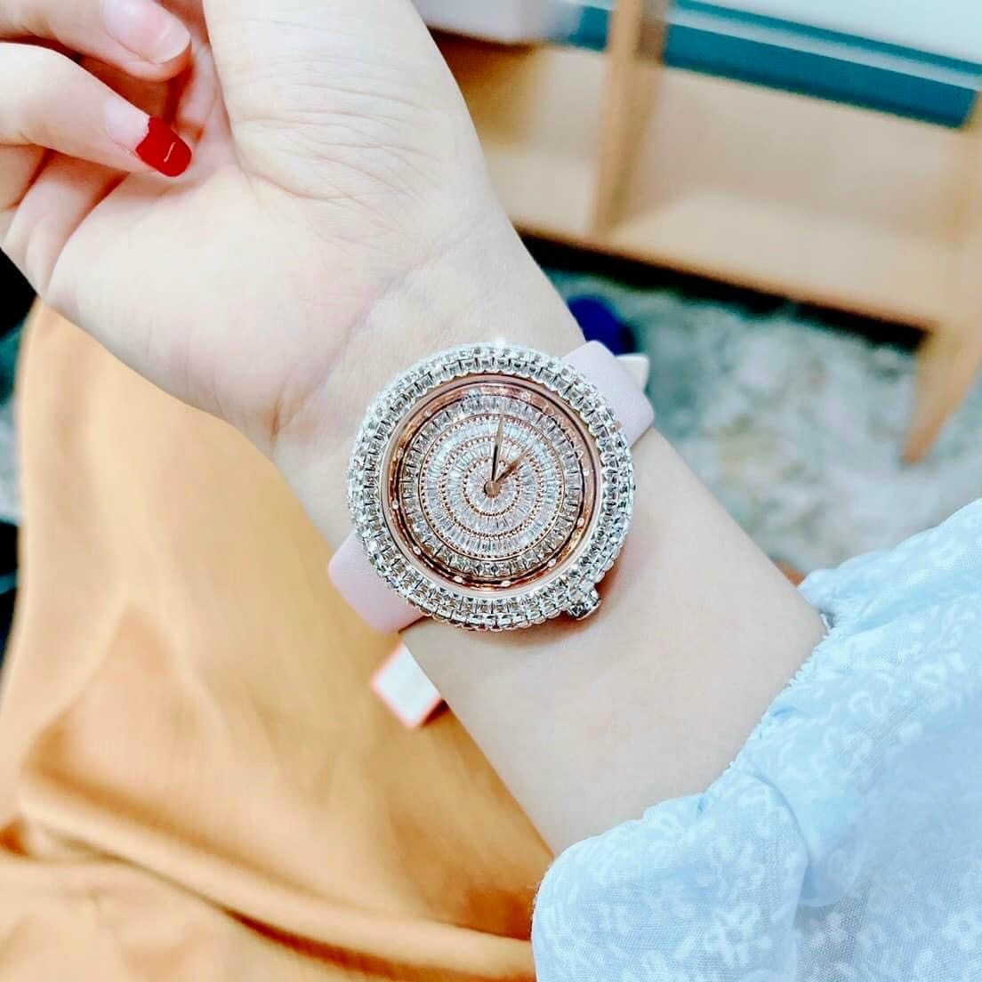 Đồng Hồ Davena Mặt Xoay |Nữ Giới |Full Đá Rose Gold |Dây Da Hồng |Máy Pin (Quartz) |Size 39mm |donghogiatot.vn