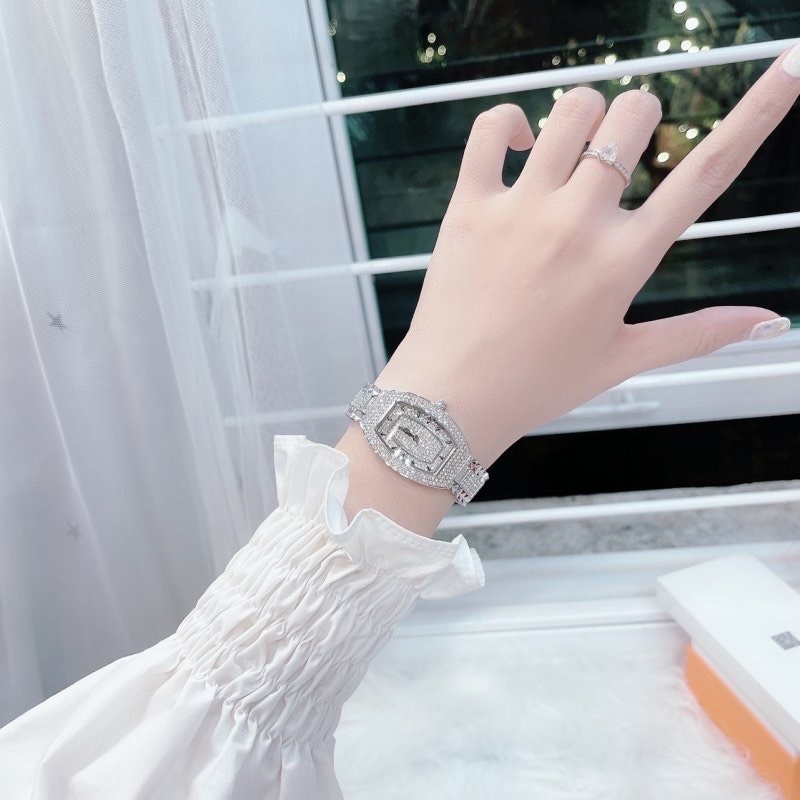 Đồng Hồ Davena Mặt Oval |Nữ Giới |Mặt Full Đá |Dây Kim Loại |Máy Pin (Quartz) |Size 26x38mm |Donghogiatot.vn