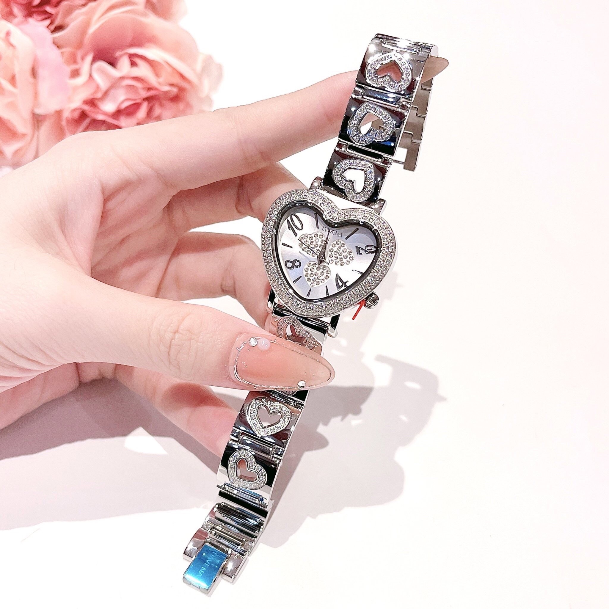 Đồng Hồ Davena Mặt Trái Tim Trắng |Nữ Giới |Silver |Dây Kim Loại |Máy Pin (Quartz) |Size 34mm |donghogiatot.vn