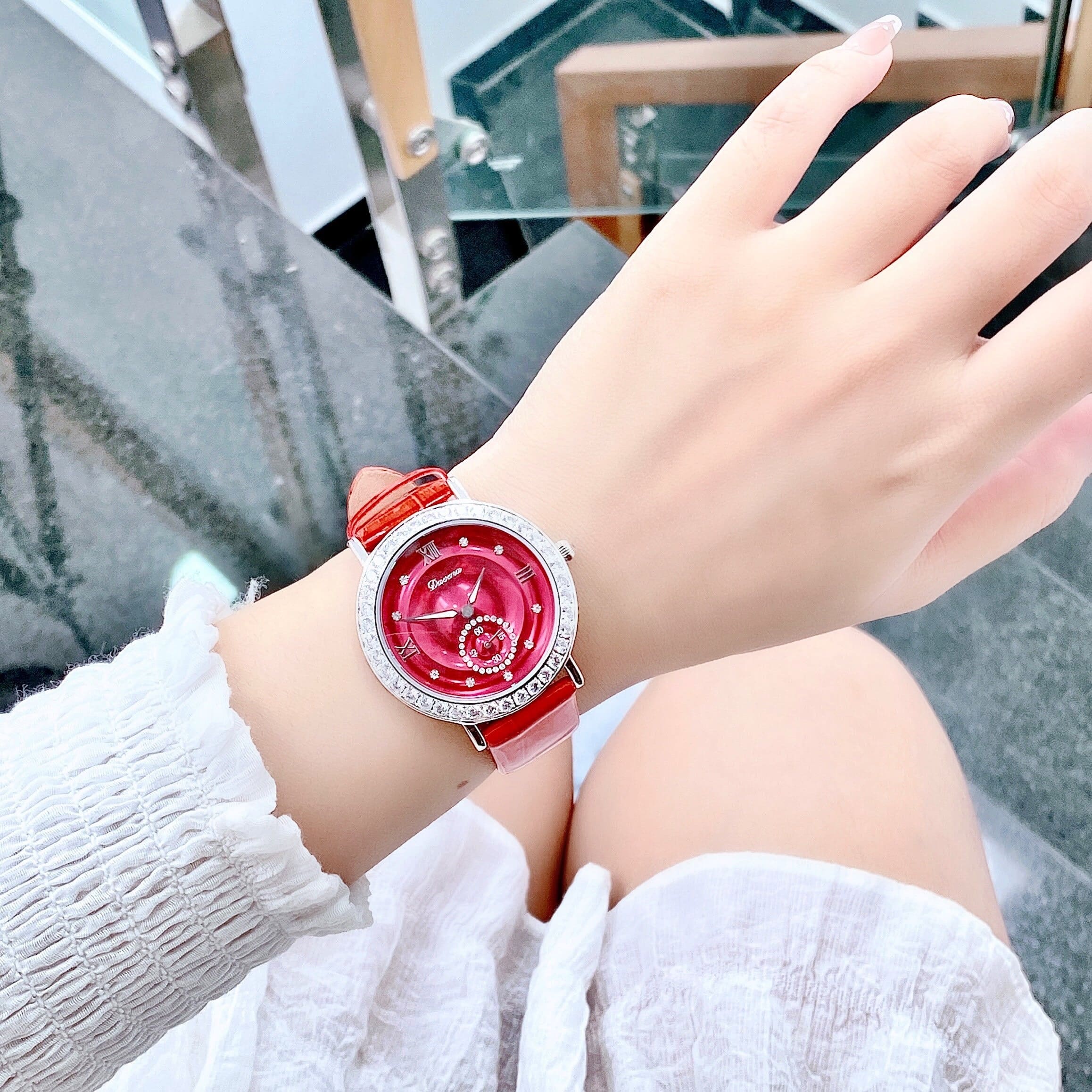 Đồng Hồ Davena Mặt Tròn Đỏ |Nữ Giới |Đính Đá |Dây Da Đỏ |Máy Pin (Quartz) |Size 38mm |donghogiatot.vn