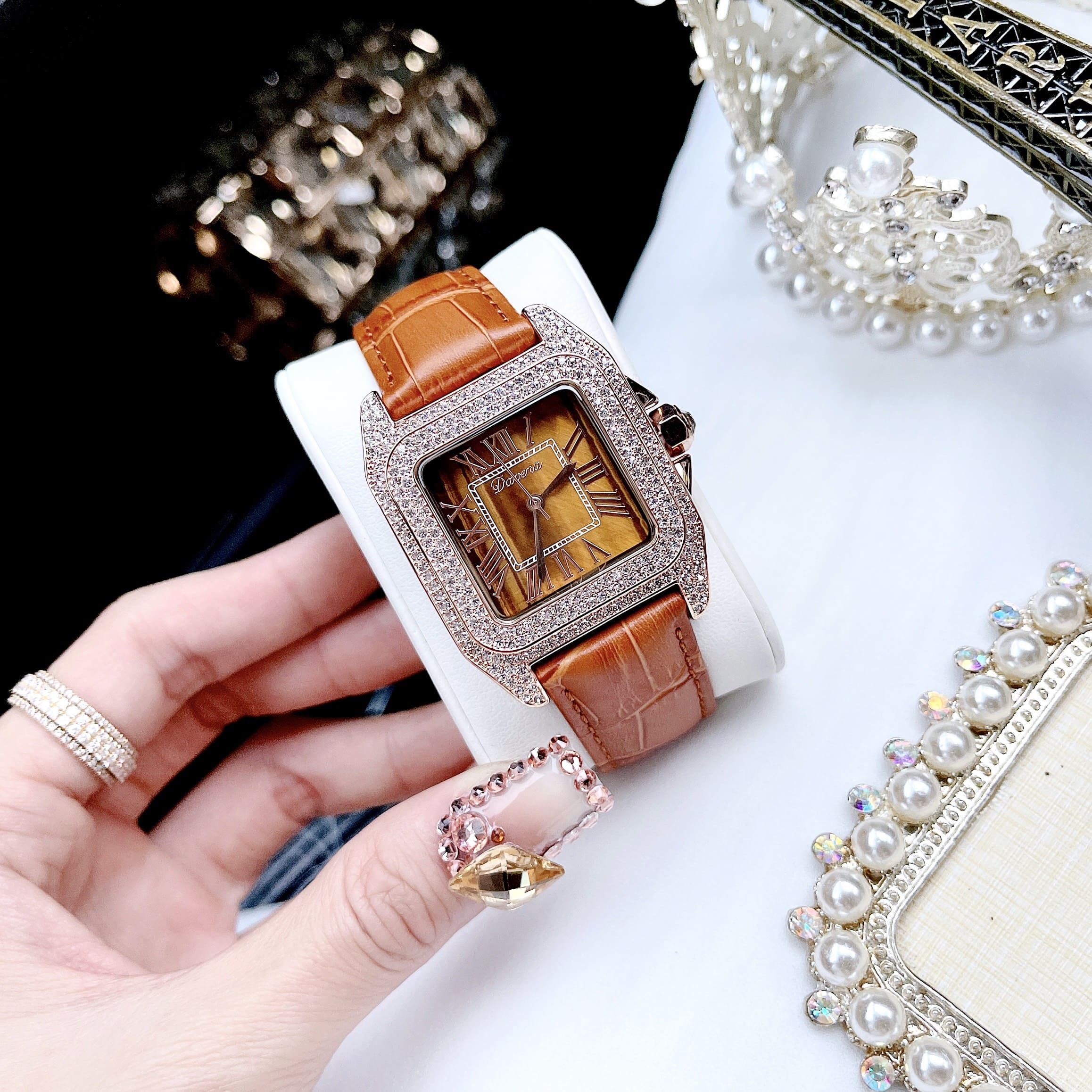 Đồng Hồ Davena Mặt Vuông Nâu Trà |Nữ Giới |Đính Đá |Dây Da Nâu |Máy Pin (Quartz) |Size 37mm |donghogiatot.vn