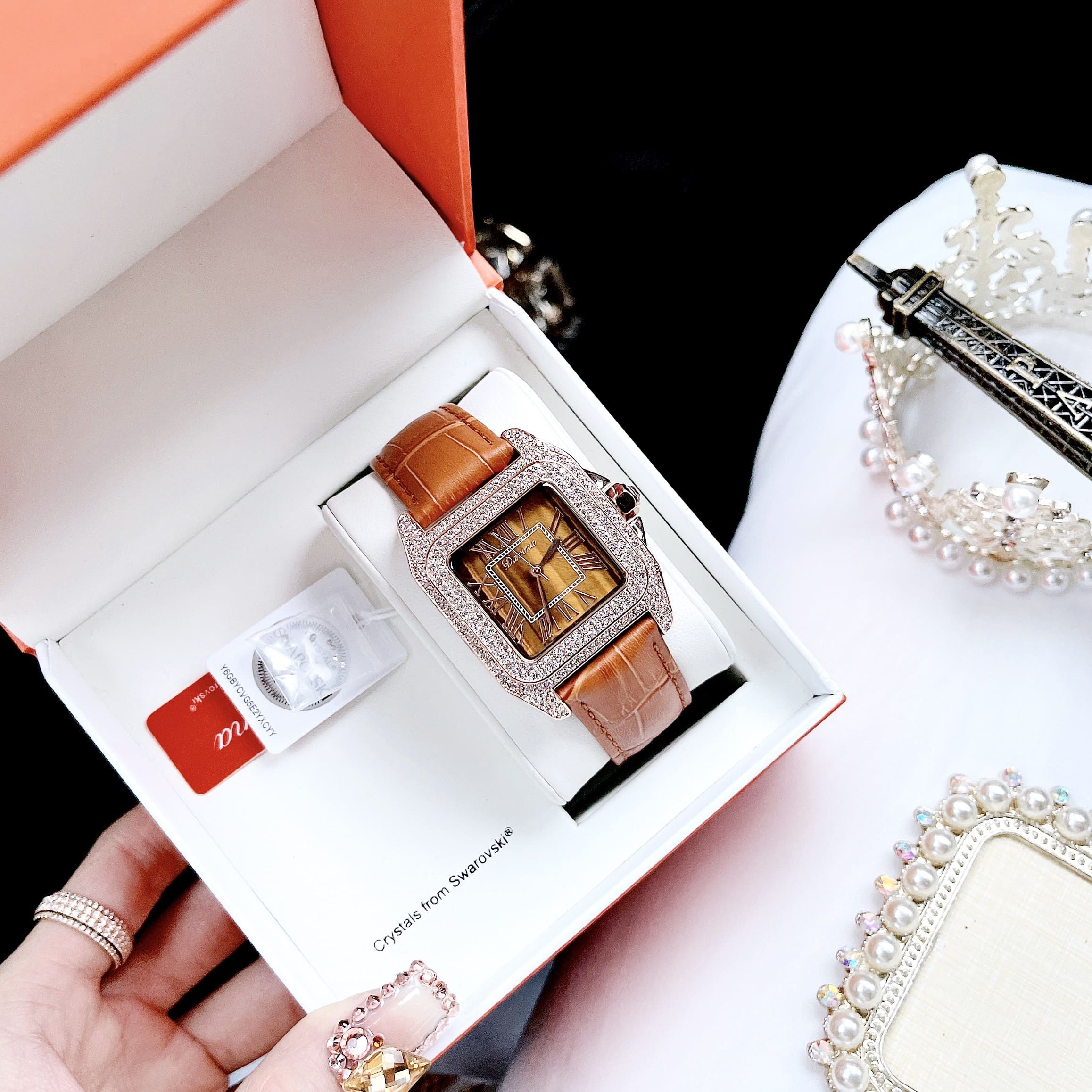 Đồng Hồ Davena Mặt Vuông Nâu Trà |Nữ Giới |Đính Đá |Dây Da Nâu |Máy Pin (Quartz) |Size 37mm |donghogiatot.vn