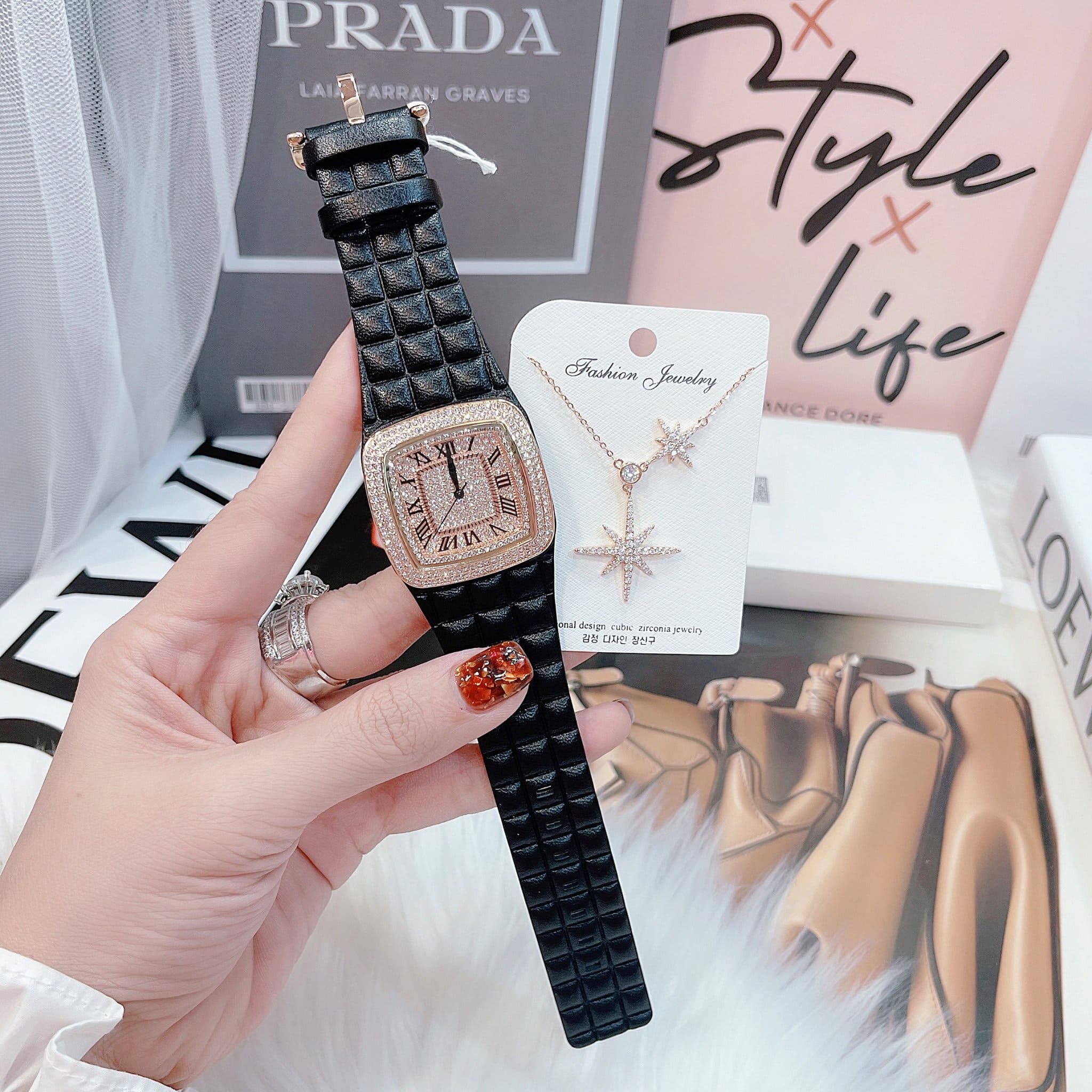 Đồng Hồ Davena Mặt Vuông |Nữ Giới |Rose Gold |Full Đá |Dây Da Đen |Máy Pin (Quartz) |Size 36mm |donghogiatot.vn