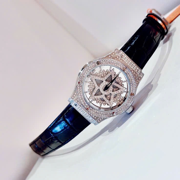 Đồng Hồ Davena Ngôi Sao Xoay |Nữ Giới |Full Đá Silver |Dây Da Đen |Máy Pin (Quartz) |Size 38mm |donghogiatot.vn