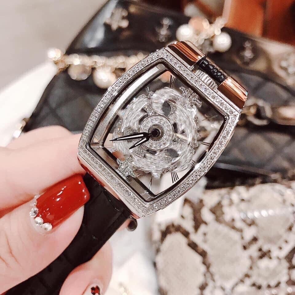 Đồng Hồ Davena Trăng Sao Xoay |Nữ Giới |Mặt Chữ Nhật |Dây Da Đen |Máy Pin (Quartz) |Size 32x44mm |donghogiatot.vn