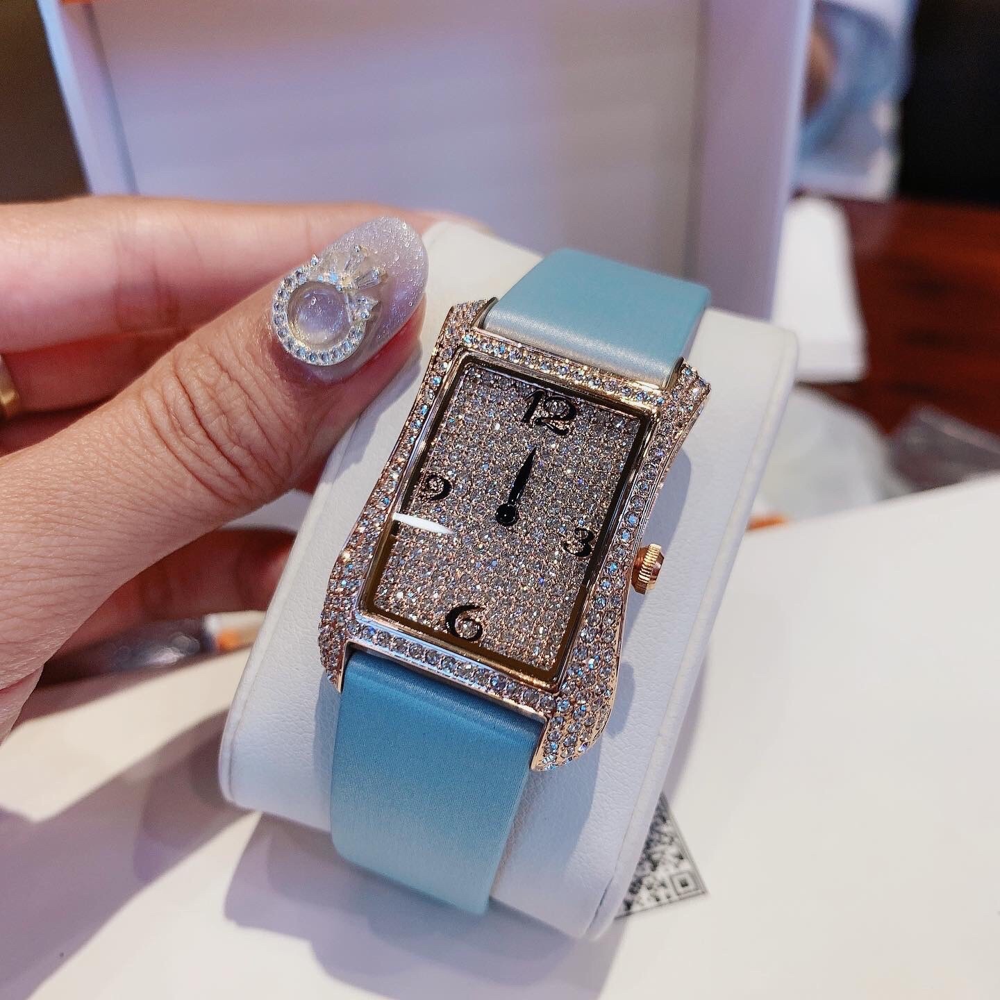 Đồng Hồ Davena Tựa Hermes |Nữ Giới |Full Đá Rose Gold |Dây Da Xanh |Máy Pin (Máy Quartz) |Size 28x40mm |donghogiatot.vn