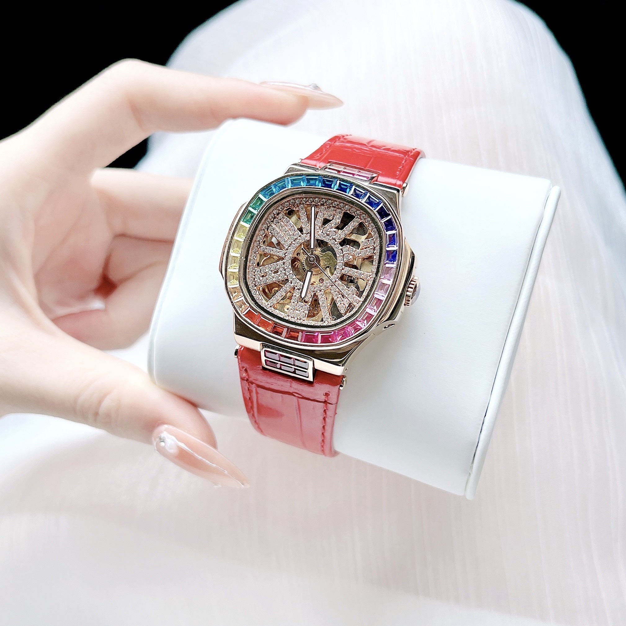 Đồng Hồ Davena Tựa Patek Philip |Nữ Giới |Full Đá Rose Gold |Dây Da Đỏ |Máy Cơ (Automatic) |Size 34mm |donghogiatot.vn