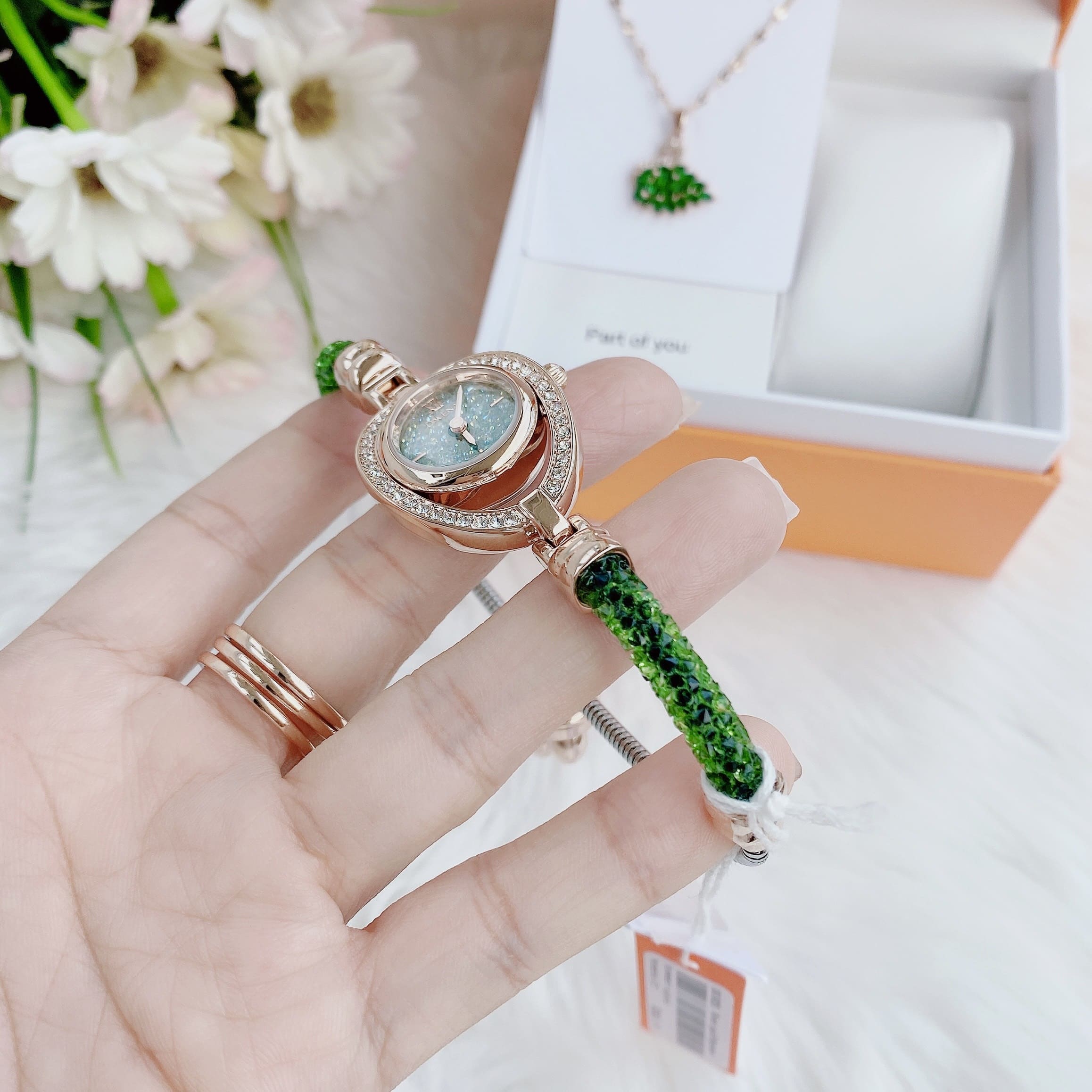 Đồng Hồ Davena Vòng Tay |Nữ Giới |Rose Gold |Đính Đá Xanh Lá |Dây Kim Loại |Máy Pin (Quartz) |donghogiatot.vn