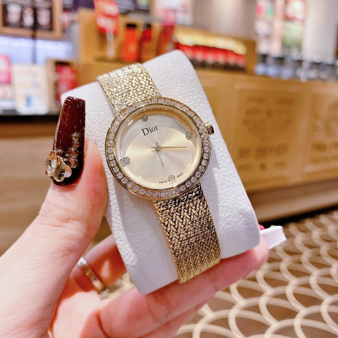 Đồng Hồ Christian Dior Satine |Nữ Giới |Mặt Tròn |Đính Đá |Dây Thép Lưới Vàng Gold |Máy Pin (Quartz) |Size 30mm |donghogiatot.vn