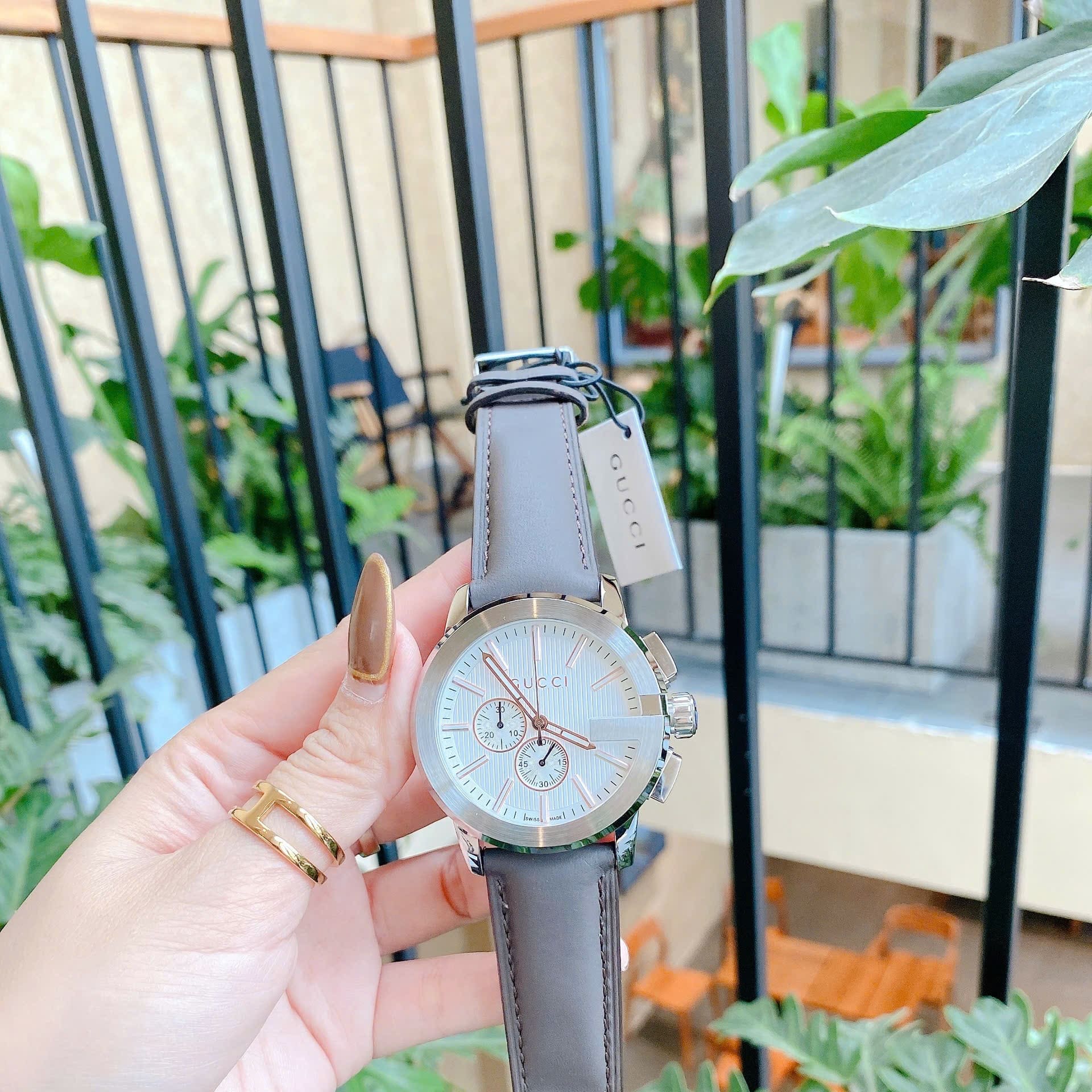 Đồng Hồ Gucci G-Timeless G-Chrono |Nam |Mặt Trắng |Silver |Dây Da Nâu |Máy Pin (Quartz) |Size 42mm |donghogiatot.vn