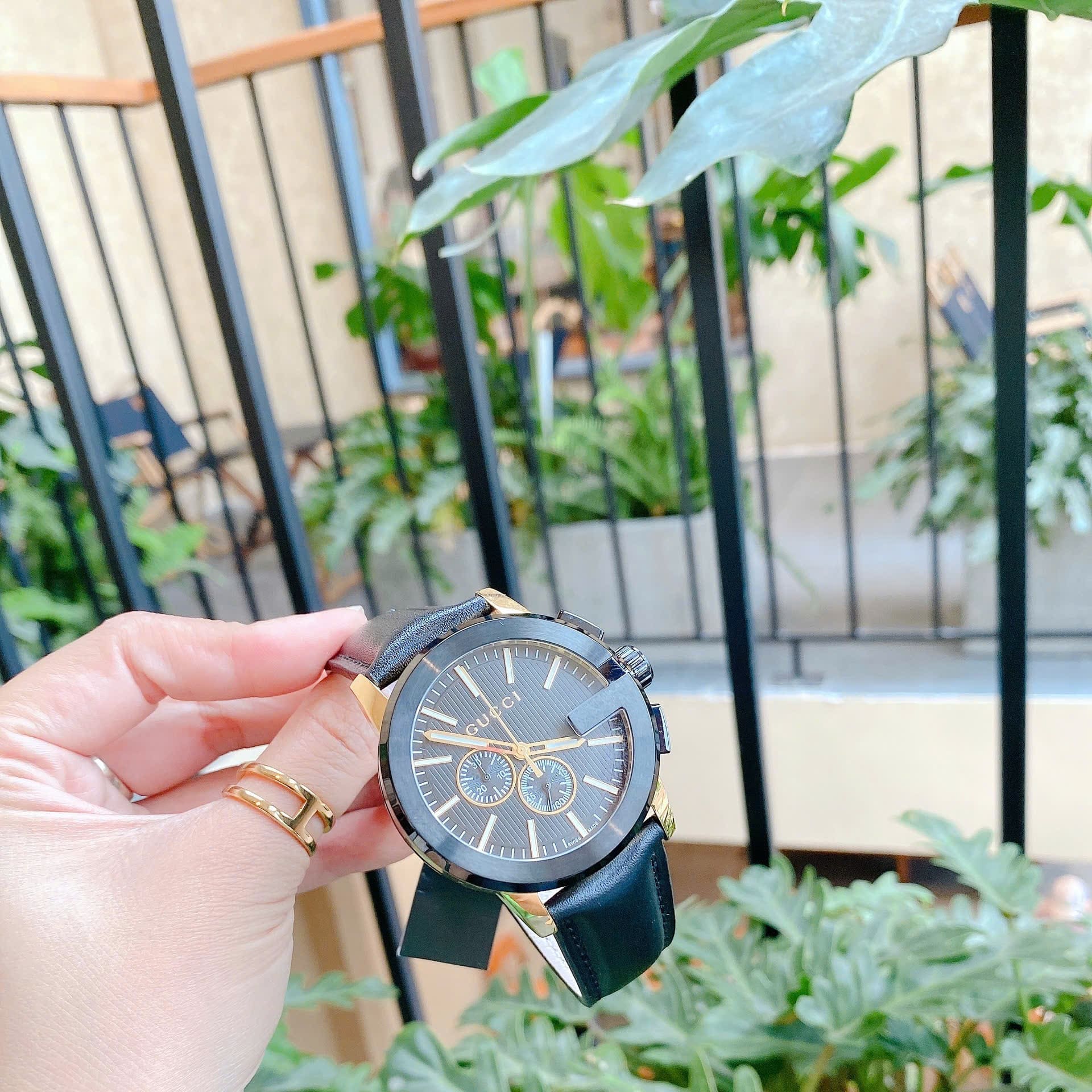 Đồng Hồ Gucci G-Timeless G-Chronograph |Nam |Mặt Đen |Vàng Gold |Dây Da |Máy Pin (Quartz) |Size 42mm |donghogiatot.vn