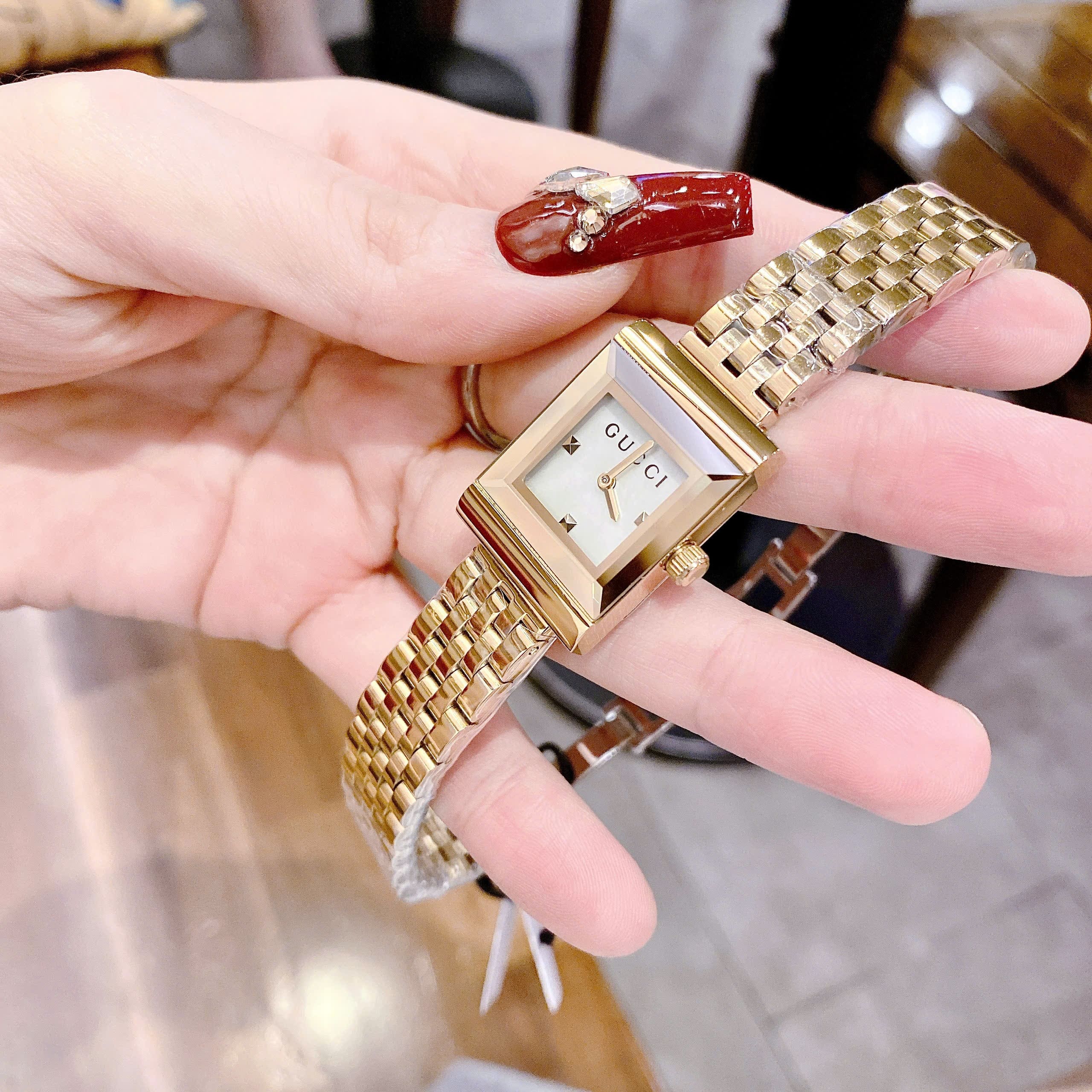 Đồng Hồ Gucci G-Frame |Nữ Giới |Mặt Vuông |Dây Kim Loại Vàng Gold |Máy Pin (Quartz) |Size 19mm |donghogiatot.vn