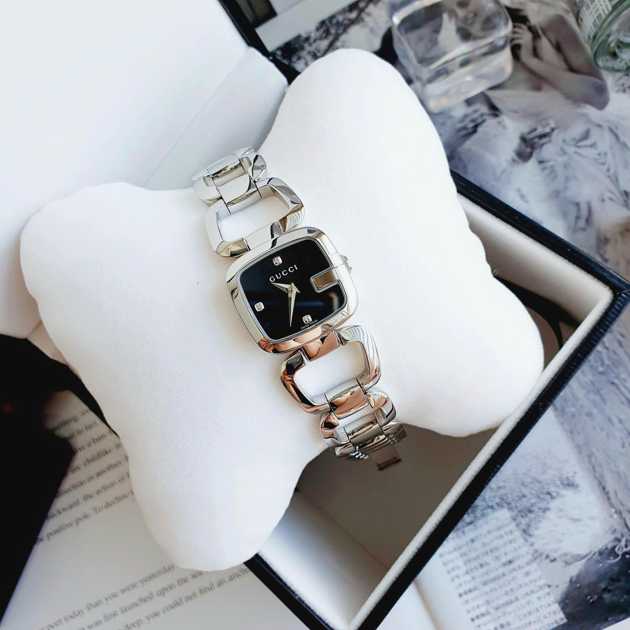 Đồng Hồ Gucci G-Gucci |Nữ Giới |Mặt Vuông Đen |Lắc Tay Silver |Máy Pin (Quartz) |Size 24mm |donghogiatot.vn