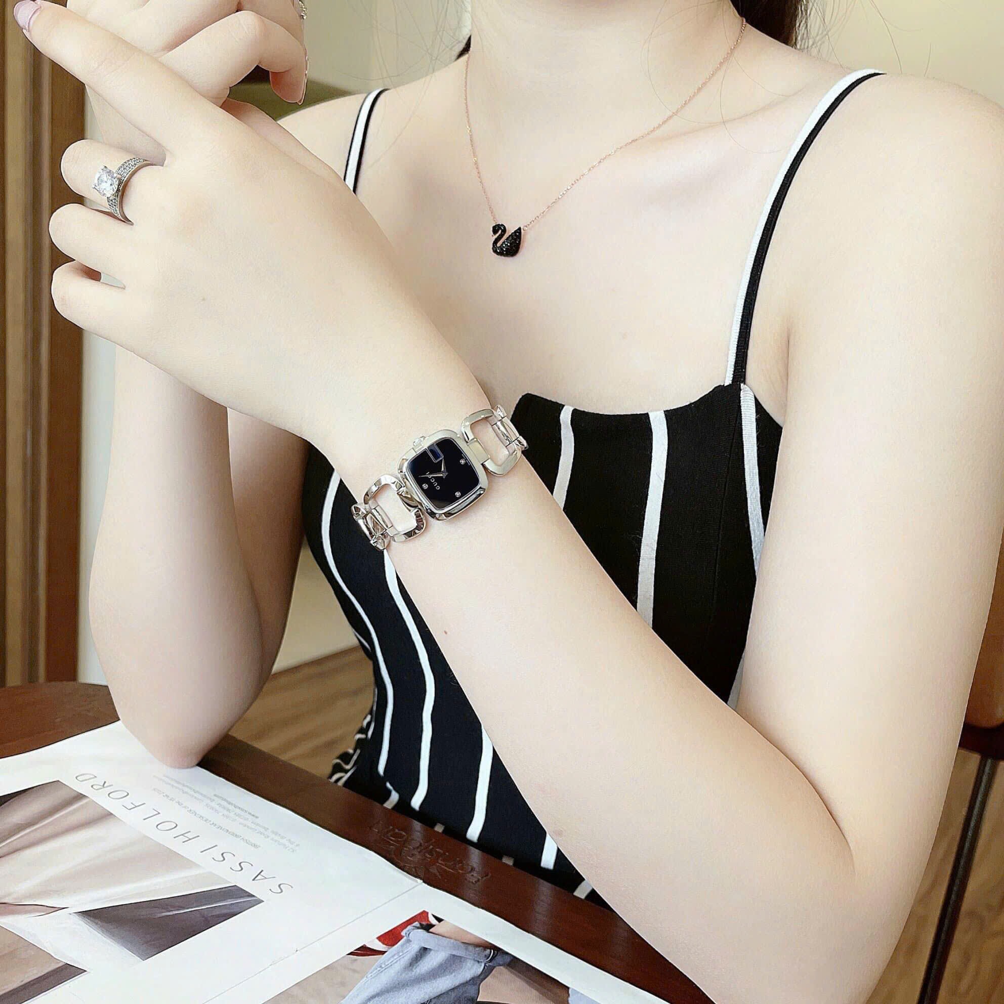 Đồng Hồ Gucci G-Gucci |Nữ Giới |Mặt Vuông Đen |Lắc Tay Silver |Máy Pin (Quartz) |Size 24mm |donghogiatot.vn