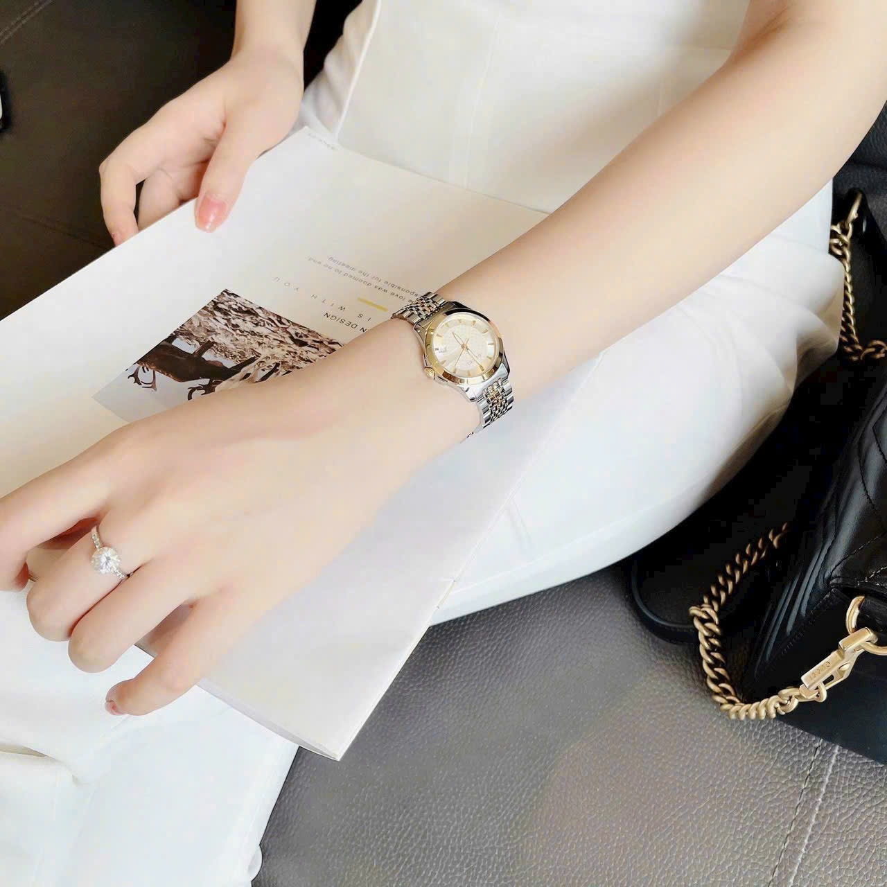 Đồng Hồ Gucci G-Timeless |Cặp Đôi |Mặt Màu Trắng |Dây Kim Loại Demi Vàng Gold |Size 38x28mm |donghogiatot.vn