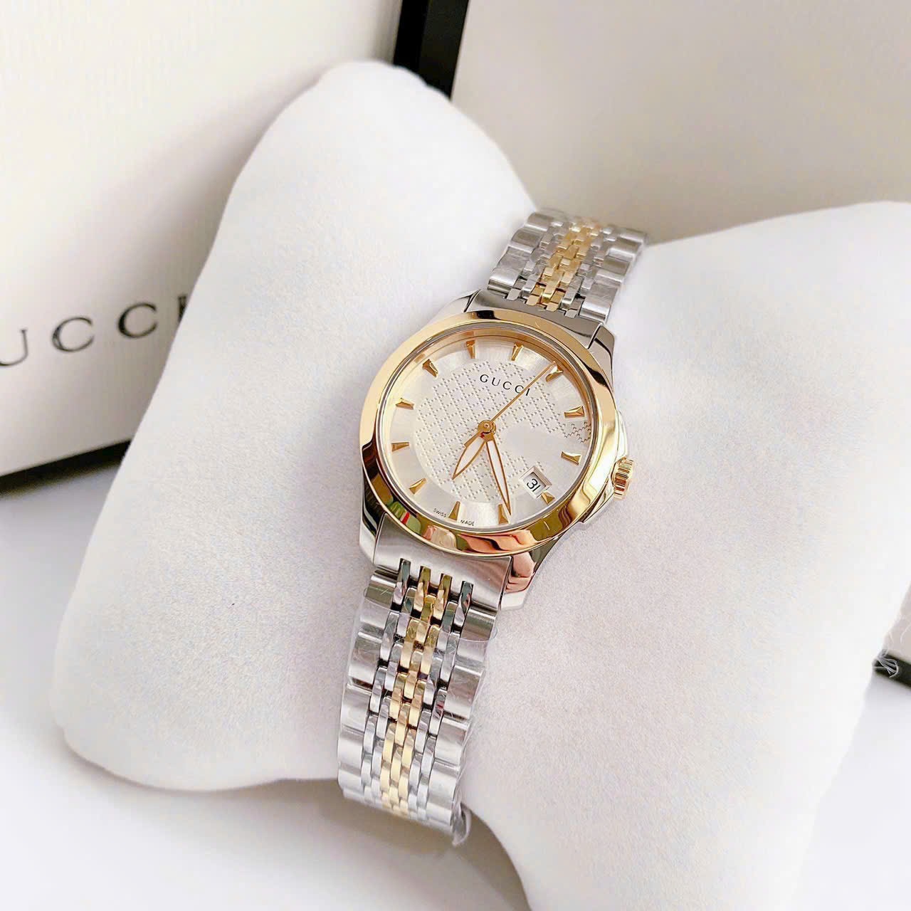 Đồng Hồ Gucci G-Timeless |Cặp Đôi |Mặt Màu Trắng |Dây Kim Loại Demi Vàng Gold |Size 38x28mm |donghogiatot.vn