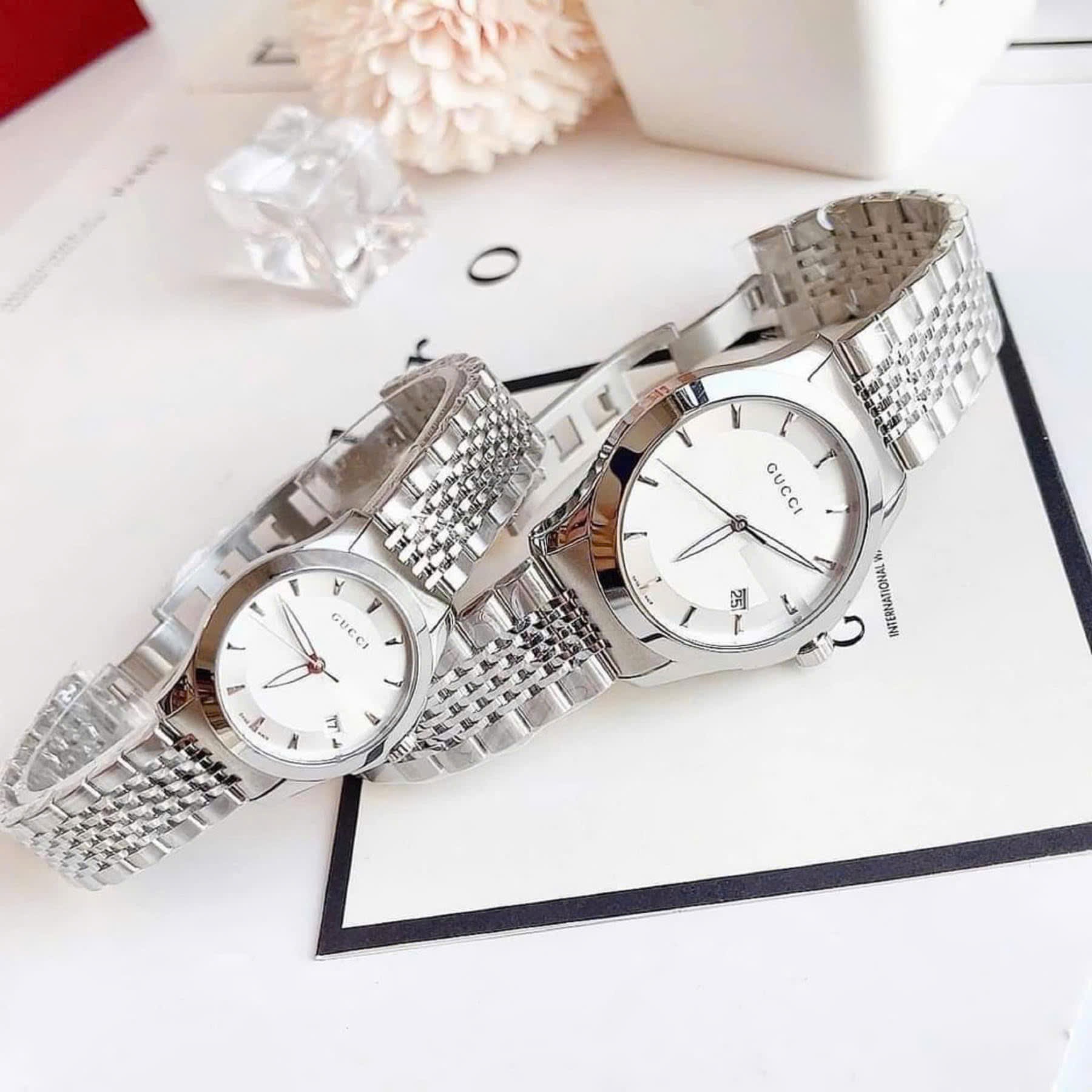 Đồng Hồ Gucci G-Timeless |Cặp Đôi |Mặt Màu Trắng |Dây Kim Loại Silver |Size 38x28mm |donghogiatot.vn